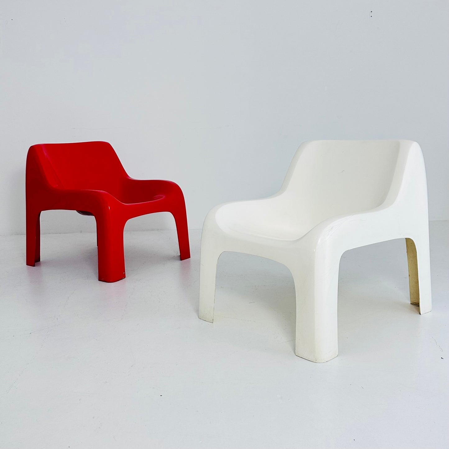 Space Age vintage lounge chair model Anatomial red color by Ahti Kotikoski 1968s for Asko Finland.