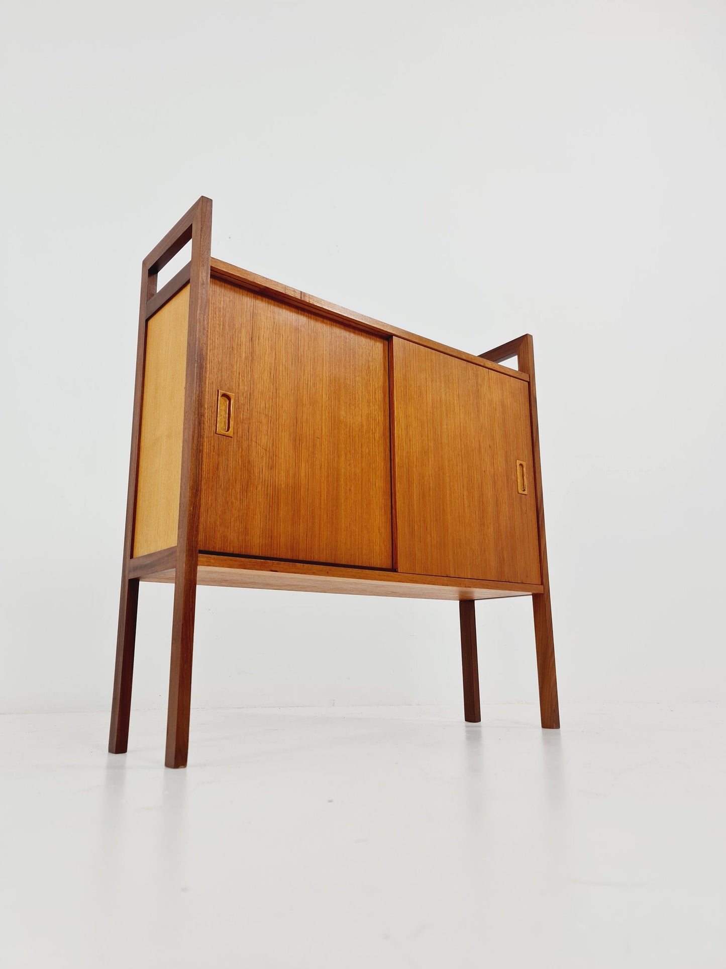 Mid-century Danish vintage teak bookshelf hallway cabinet by Gillis Lundgren, 1960s