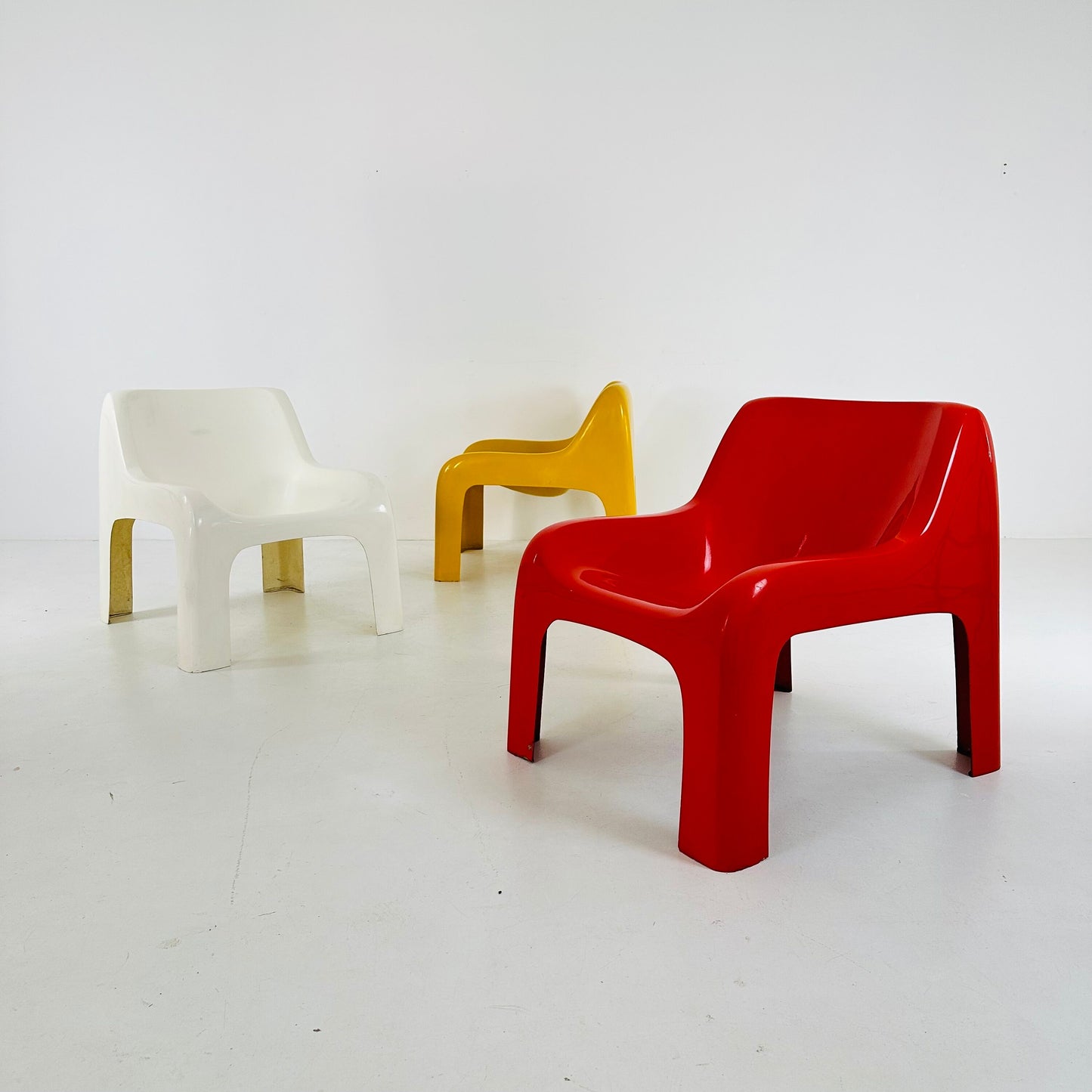 Space Age vintage lounge chair model Anatomial yellow color by Ahti Kotikoski 1968s for Asko Finland.