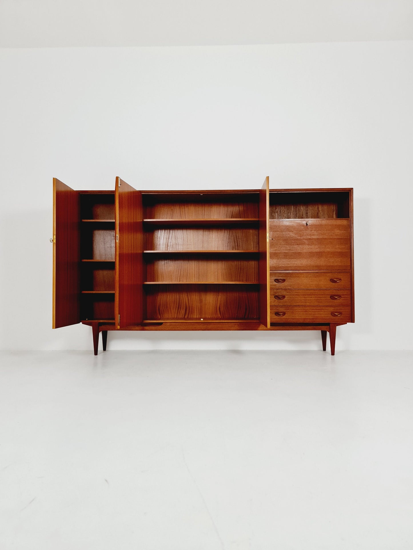 Grandeur Mid-Century German vintage highboard, Sideboard by Ernst Dieter Hilker for Omnia 1960s