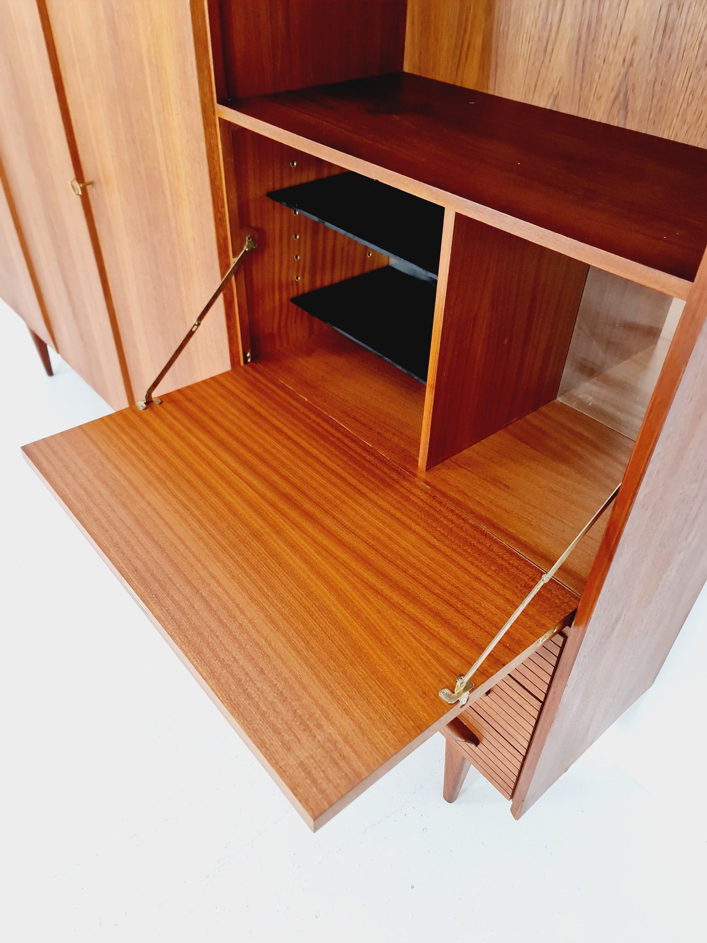 Grandeur Mid-Century German vintage highboard, Sideboard by Ernst Dieter Hilker for Omnia 1960s