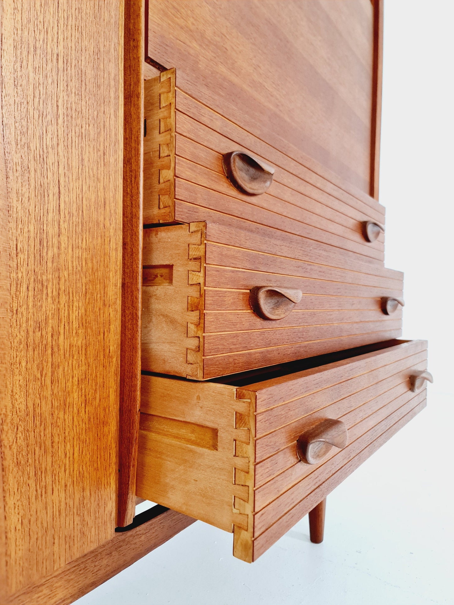 Grandeur Mid-Century German vintage highboard, Sideboard by Ernst Dieter Hilker for Omnia 1960s