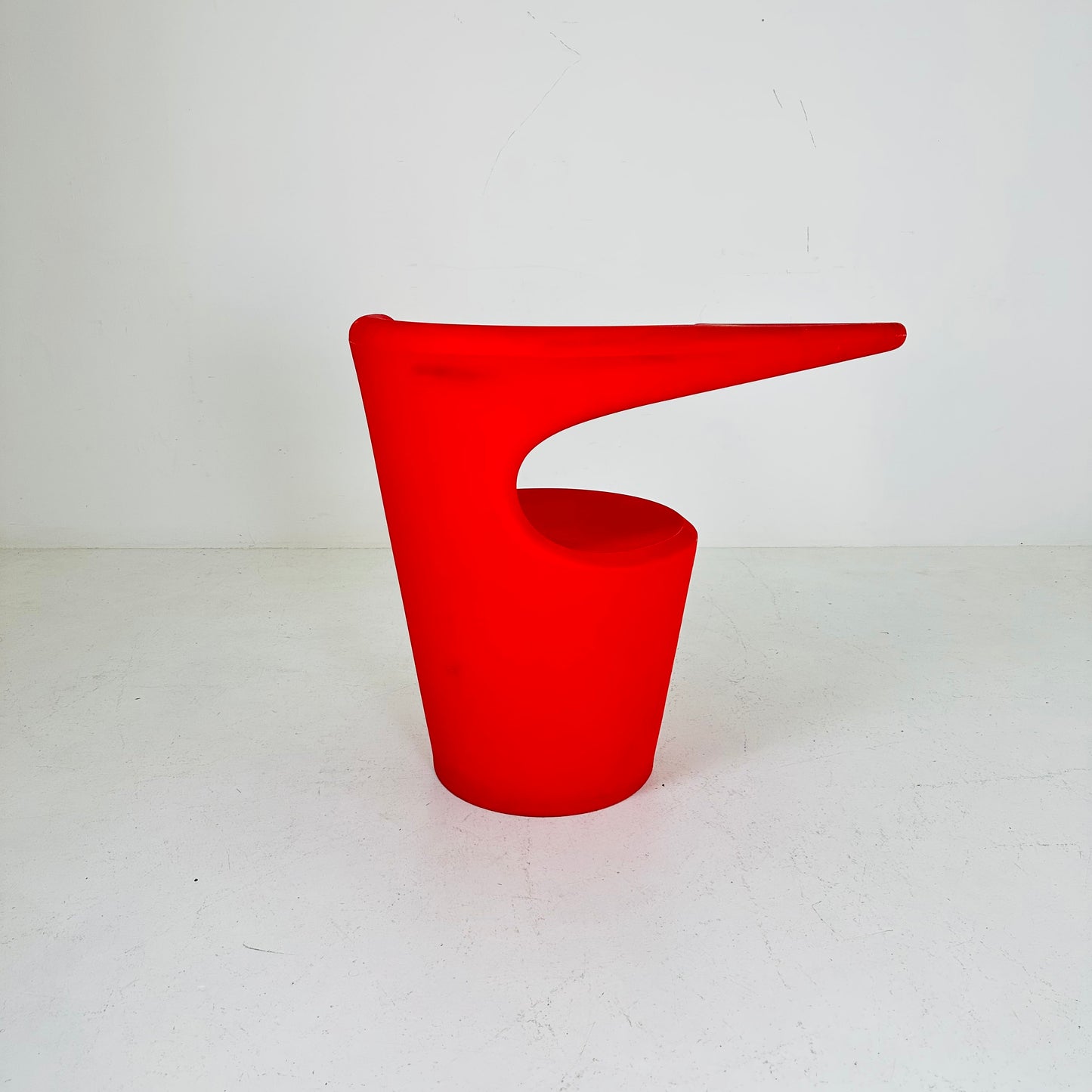 Space age Italian design red lounge chair 1970s