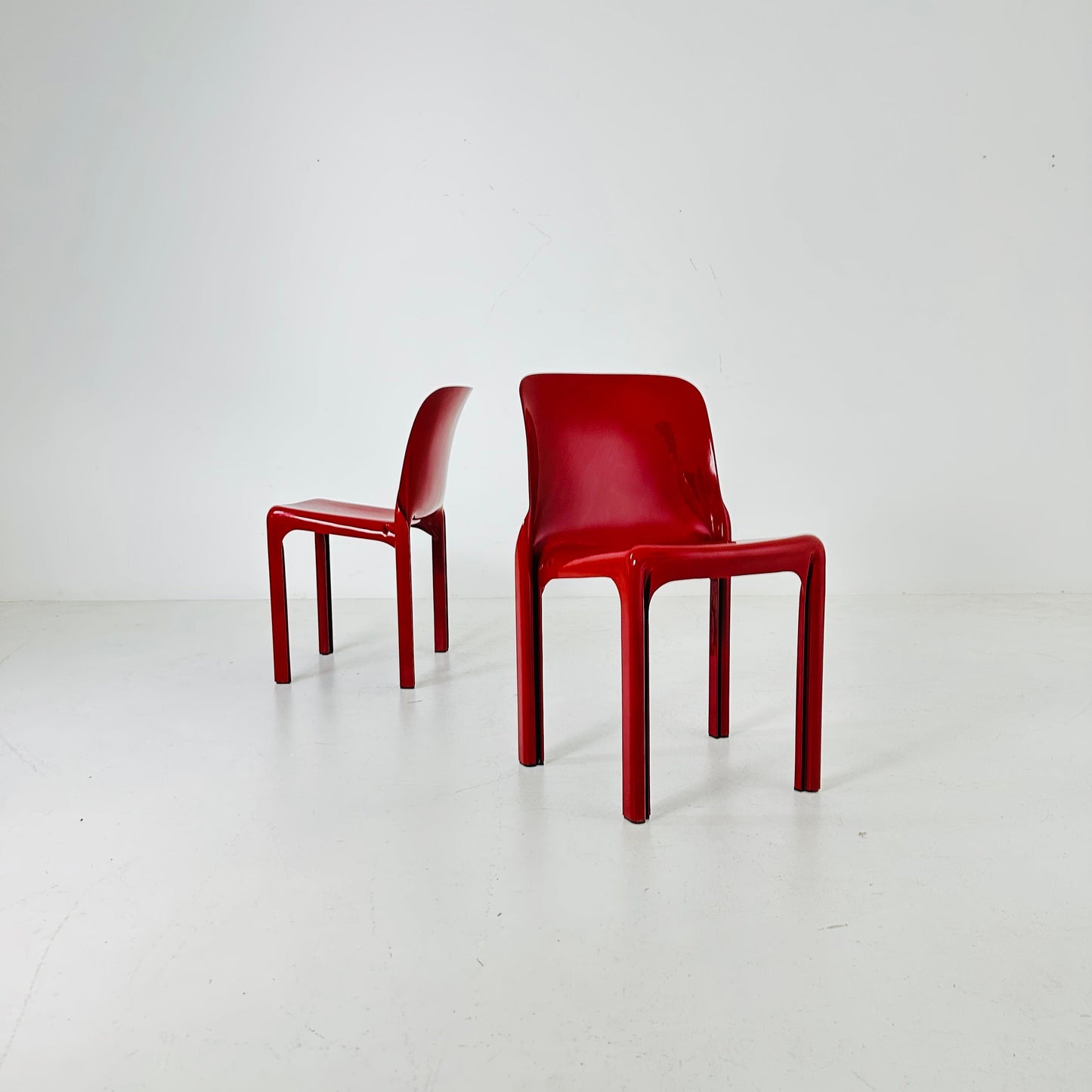 Set of 2 Vintage Red Selene Fiberglass Chair by Vico Magistretti for Artemide 1968
