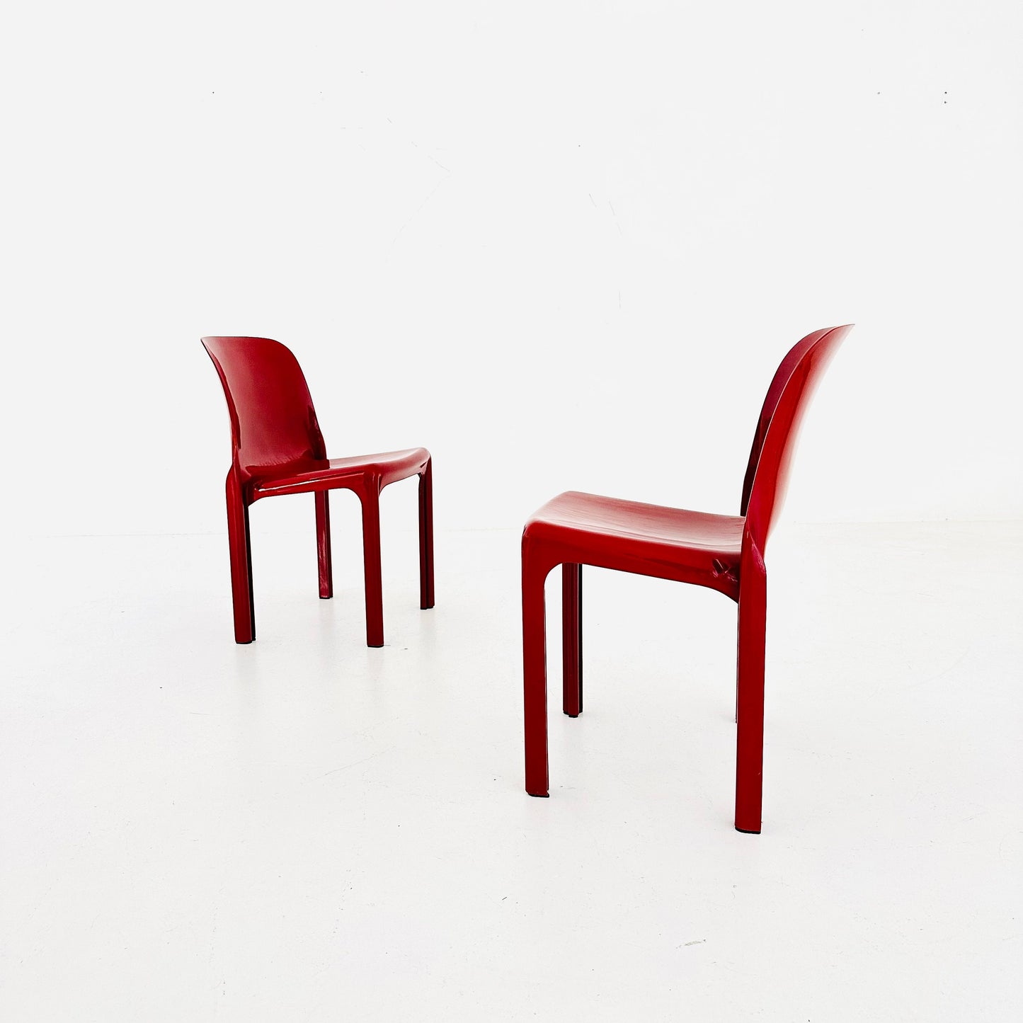 Set of 2 Vintage Red Selene Fiberglass Chair by Vico Magistretti for Artemide 1968