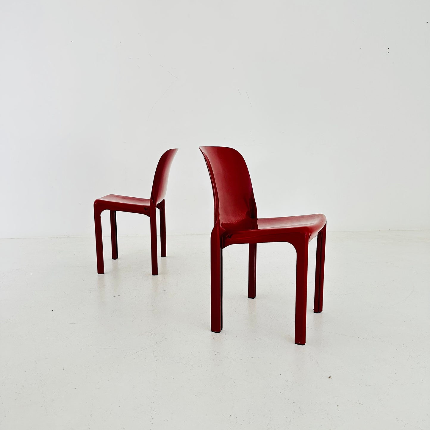 Set of 2 Vintage Red Selene Fiberglass Chair by Vico Magistretti for Artemide 1968