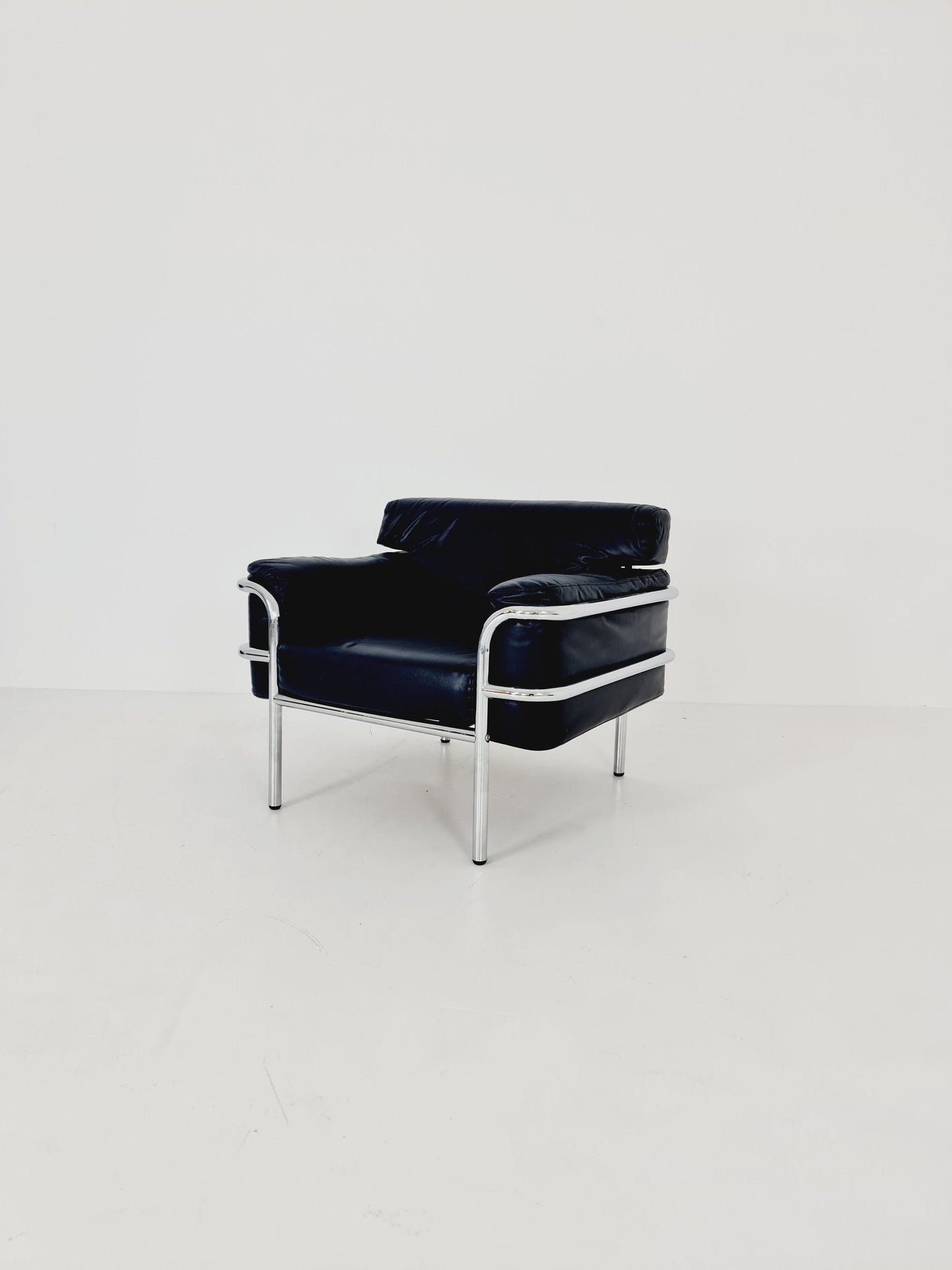 Mid century leather Bauhaus -Style of Cassia LC2 style sofa ,1980s