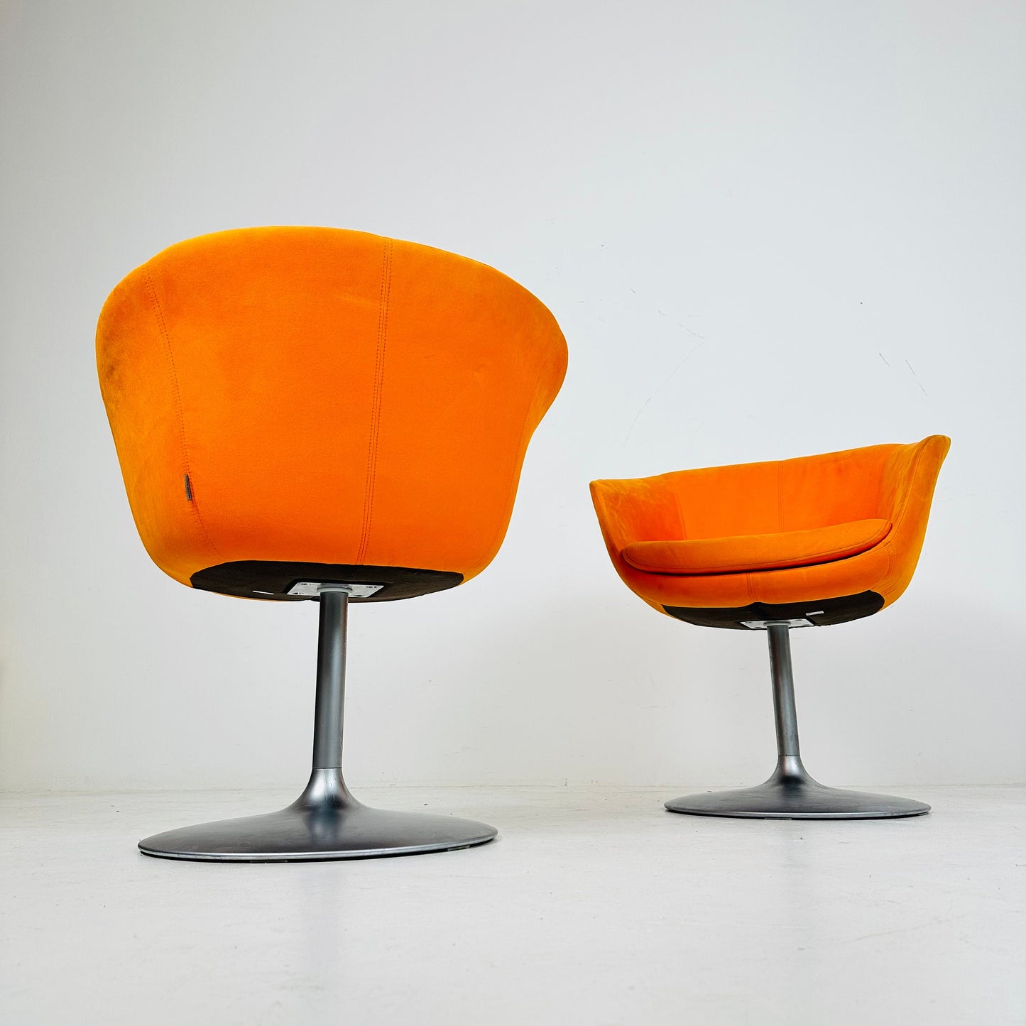 Pair of Walter Knoll swivel Barrel chairs 1970s