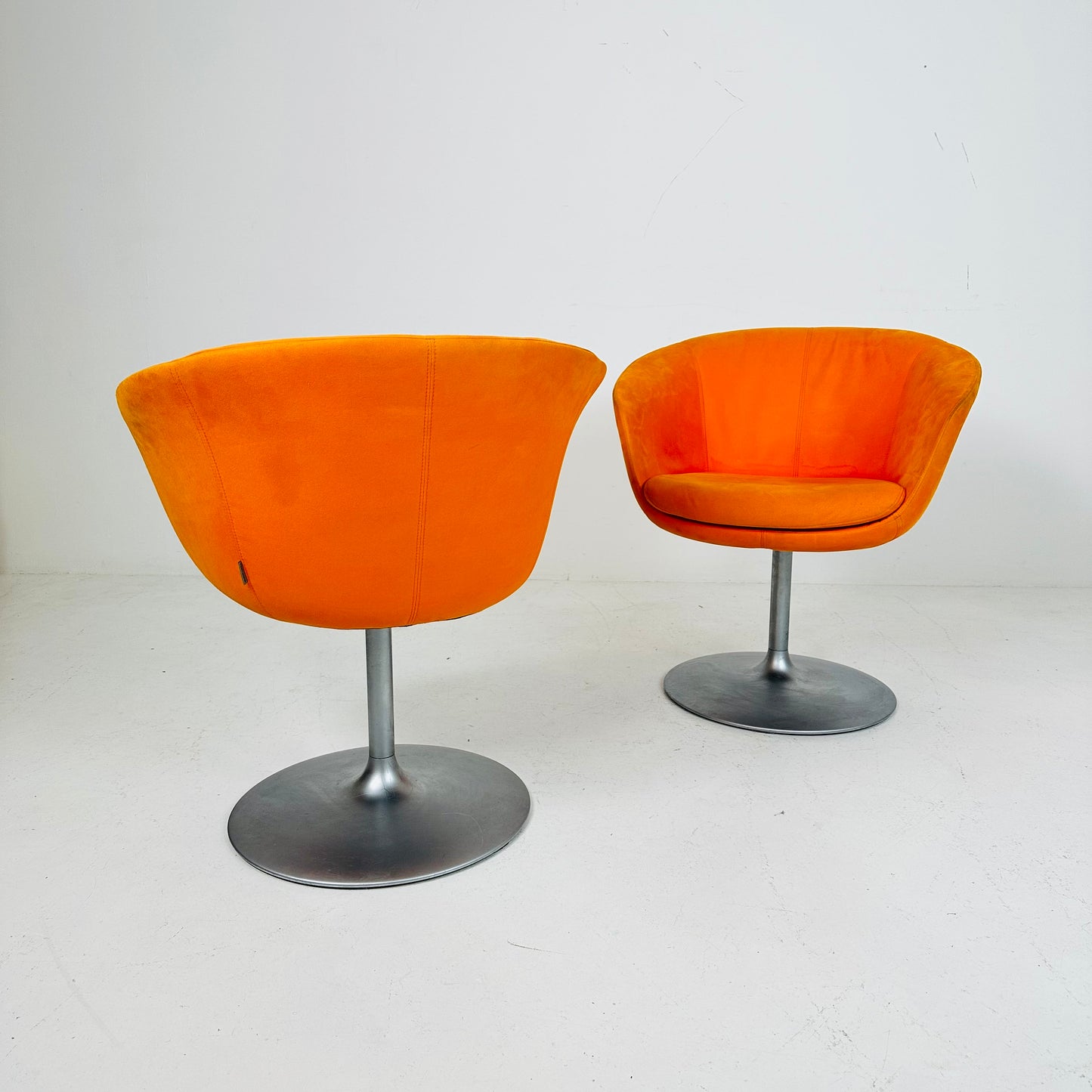 Pair of Walter Knoll swivel Barrel chairs 1970s