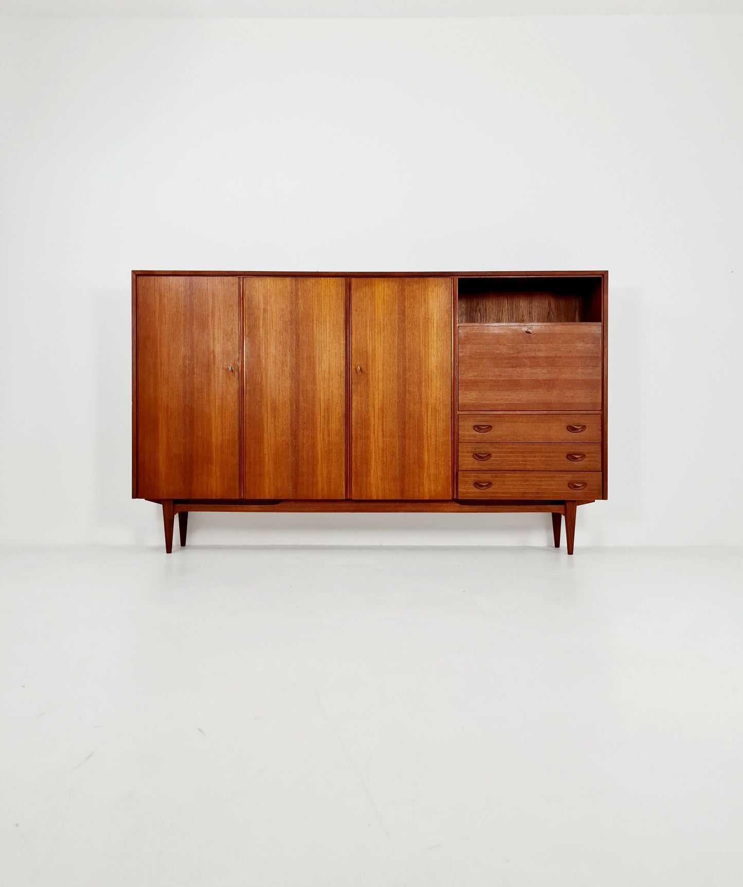 Grandeur Mid-Century German vintage highboard, Sideboard by Ernst Dieter Hilker for Omnia 1960s