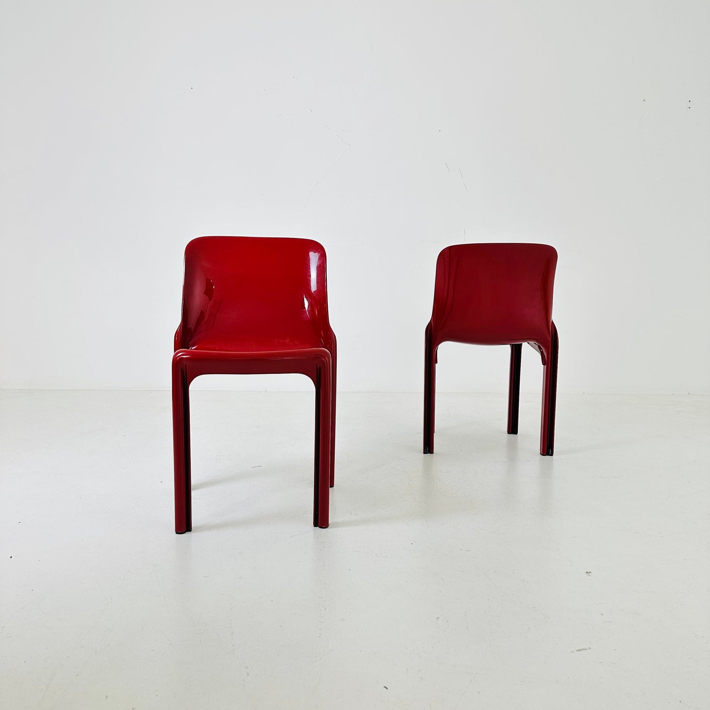 Set of 2 Vintage Red Selene Fiberglass Chair by Vico Magistretti for Artemide 1968