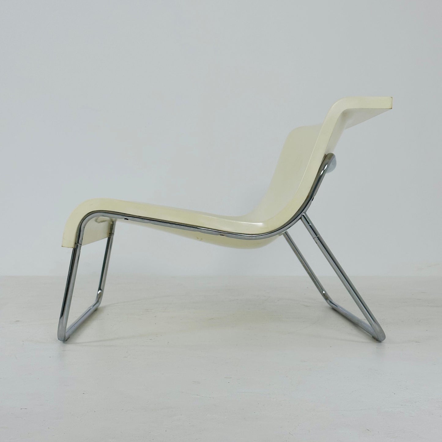 White Form Lounge Chair by Piero Lissoni for Kartell Italy 1990s