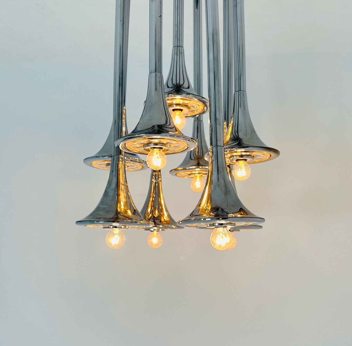 Rare mid century Large horns Reggiani chandelier, Trumpet 1960s Italy
