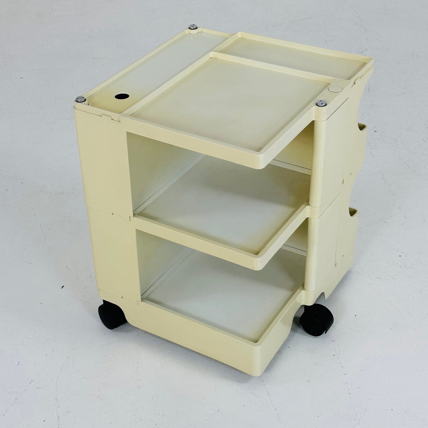 Vintage Boby serving trolley by Joe Colombo for Bieffeplast, Italy, 1970s.