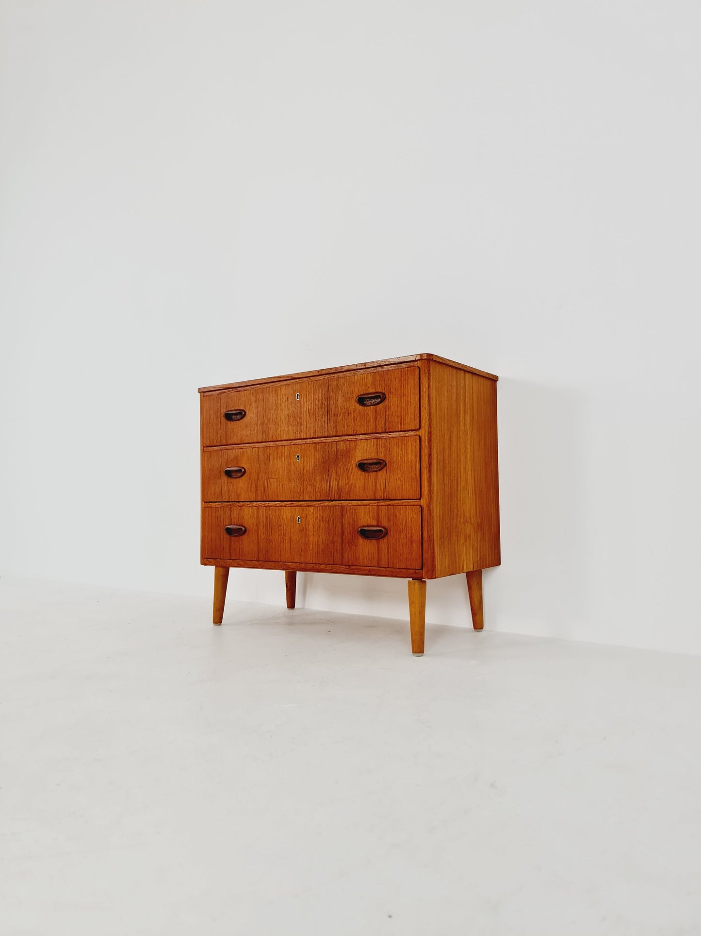 Midcentury danish design chest of drawers / drawer dresser /3 drawers cabinet, 1960s