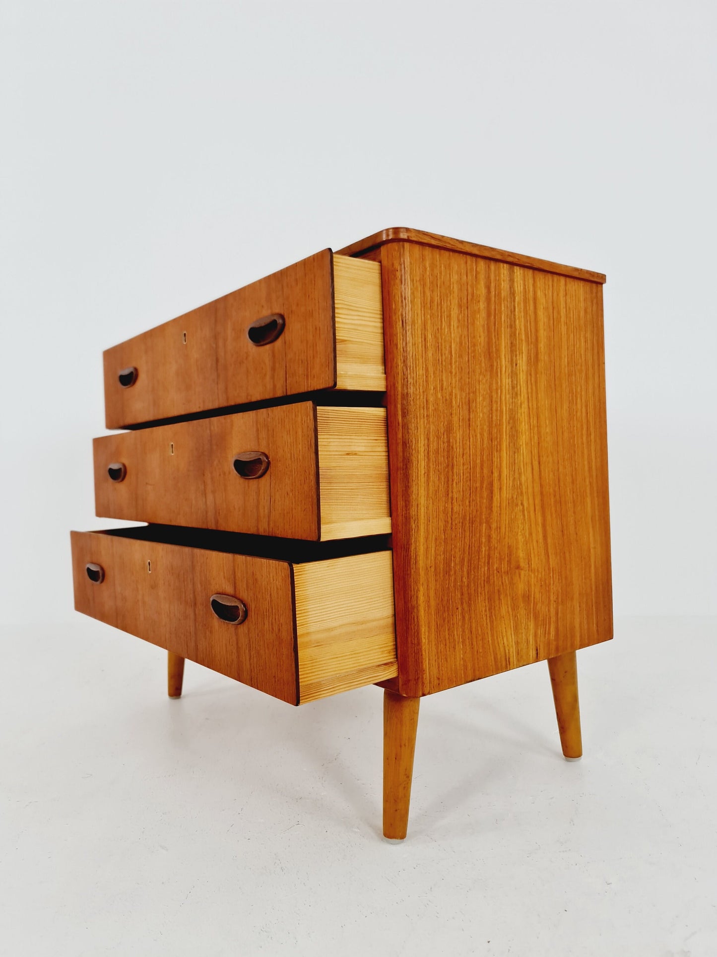 Midcentury danish design chest of drawers / drawer dresser /3 drawers cabinet, 1960s