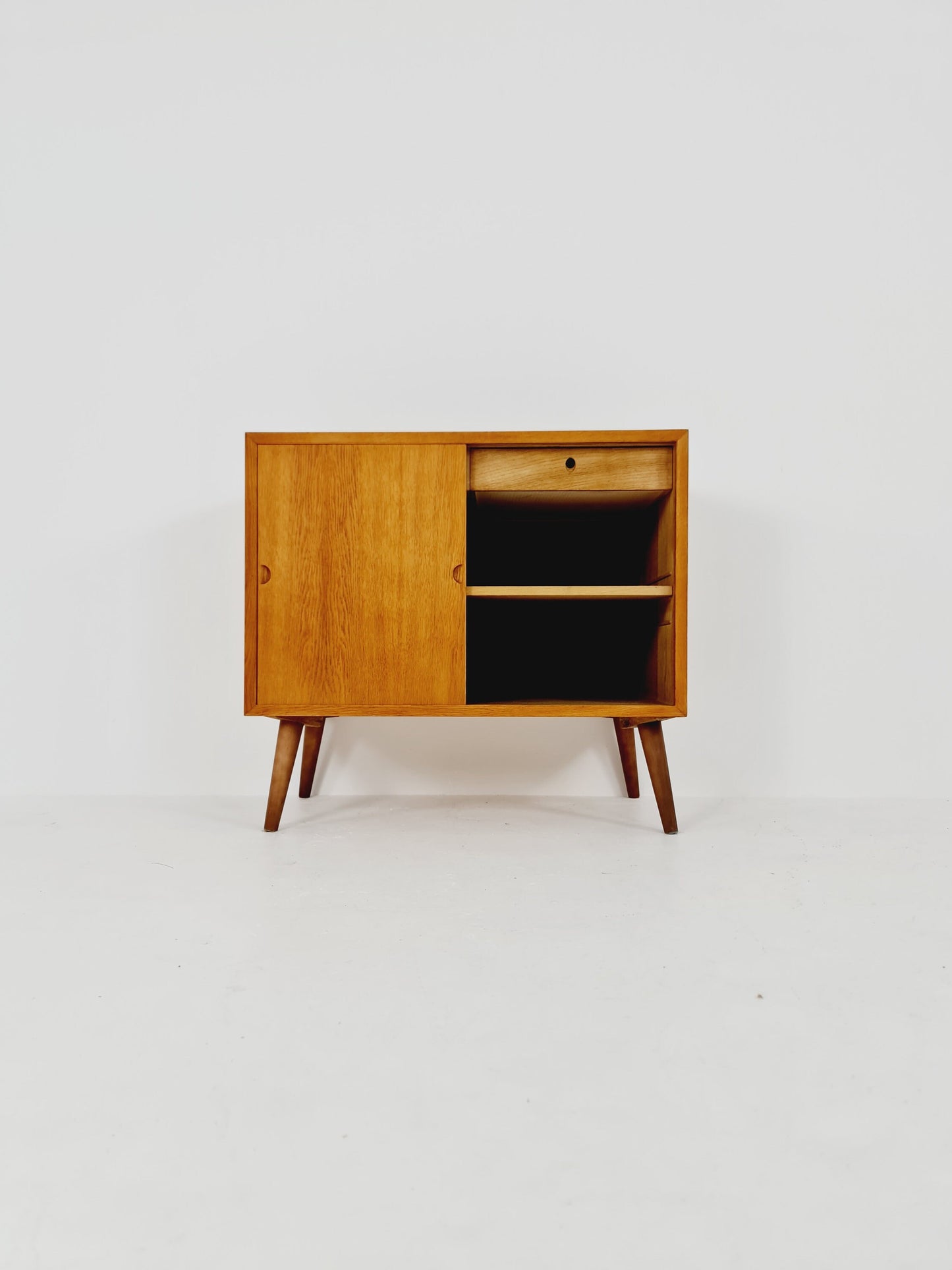 Mid-century Danish vintage Oak hallway cabinet, sideboard, By cadovious 1960s