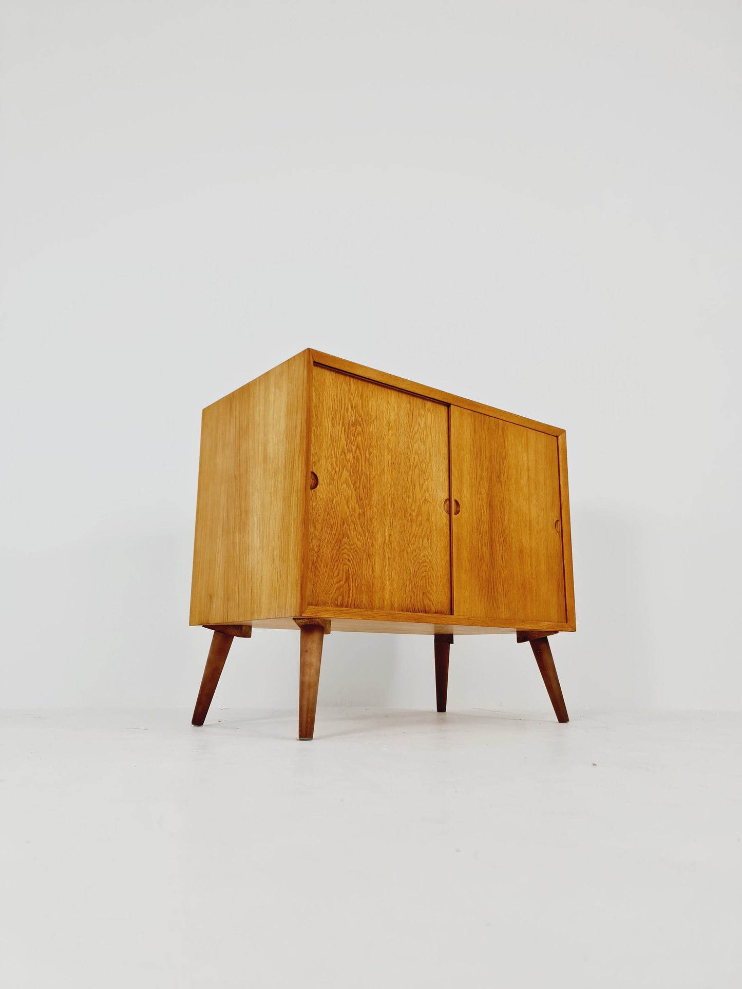 Mid-century Danish vintage Oak hallway cabinet, sideboard, By cadovious 1960s