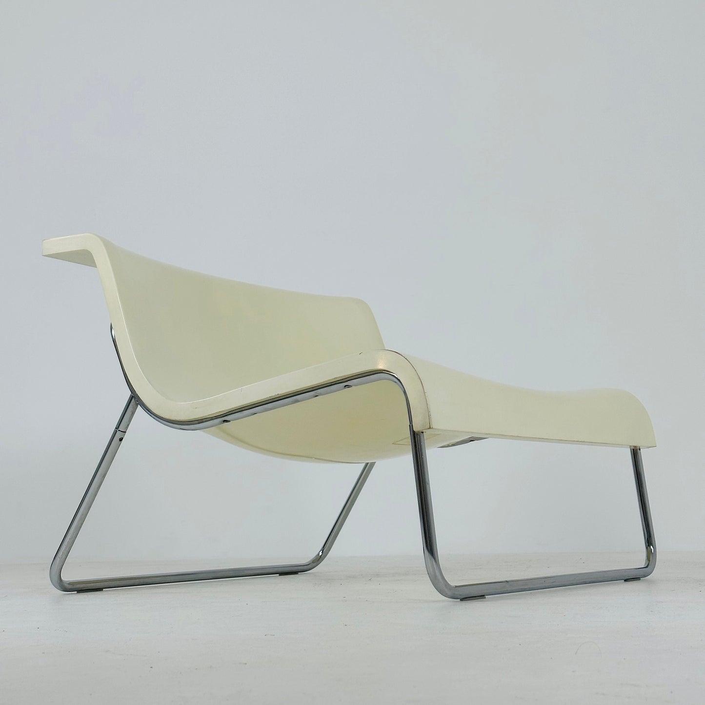 White Form Lounge Chair by Piero Lissoni for Kartell Italy 1990s