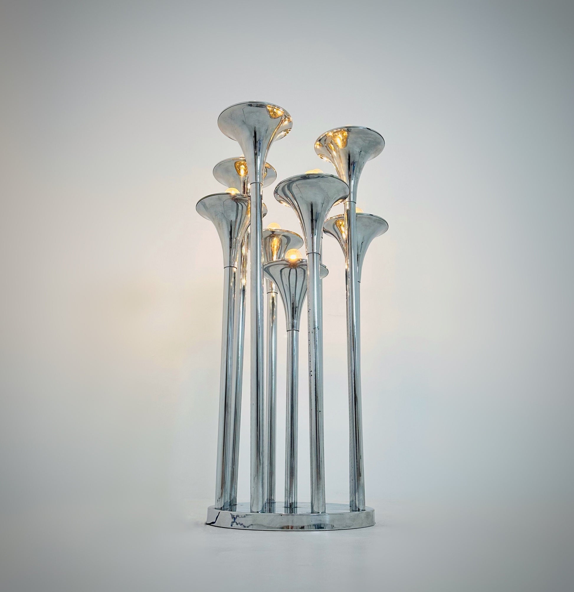 Rare mid century Large horns Reggiani chandelier, Trumpet 1960s Italy