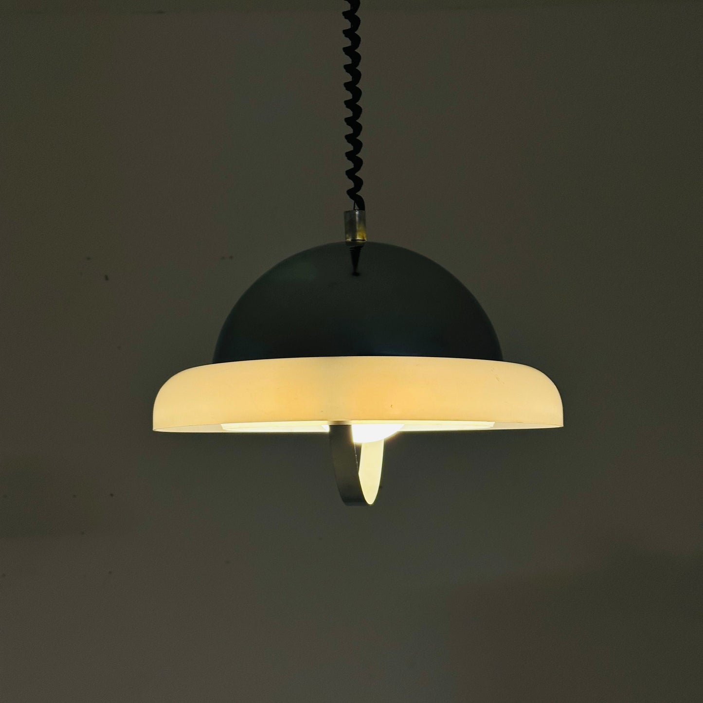 Wonderful Space Age Aluminum & White Acrylic Extendable Ceiling Lamp, 1970s Italy