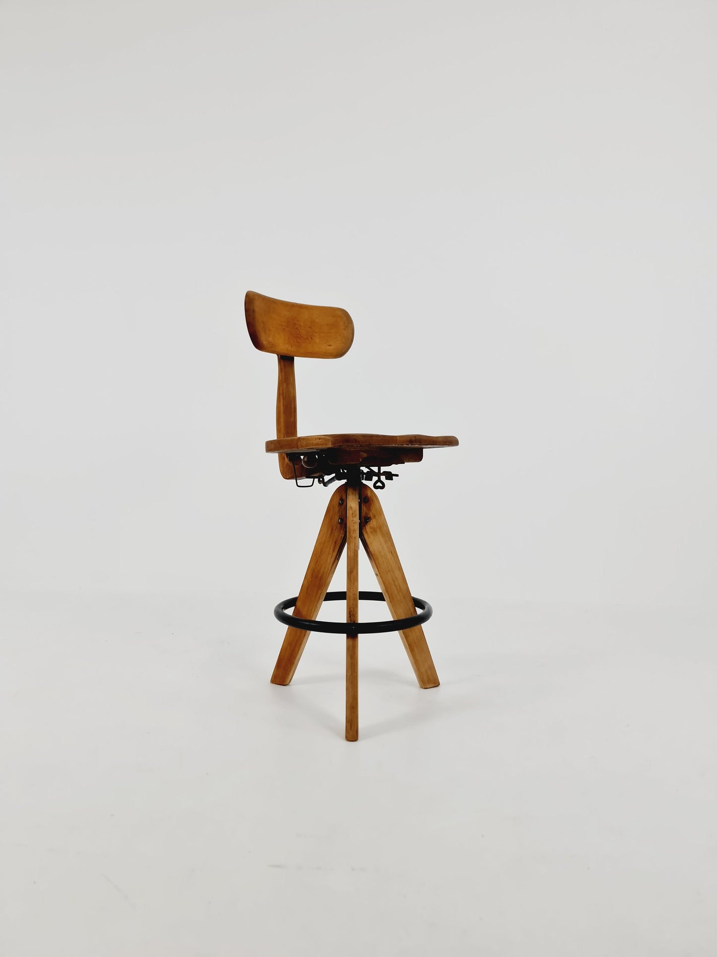 Bauhaus swivel office chair in solid wood By Der FerderDreh 1930s