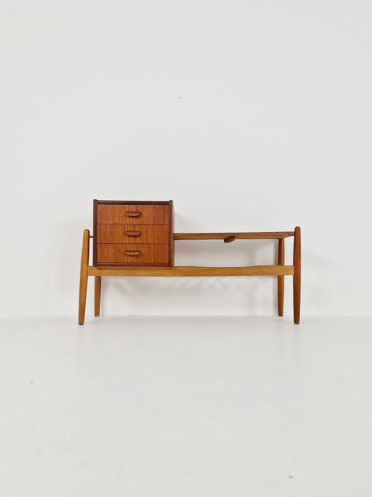Danish teak & oak telefon table/ hallway table Arne wahl Iversen, 1960s