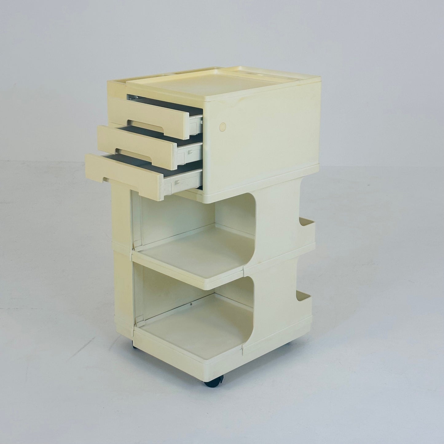 Rolling Artists trolley by Giovanni Pelis for Stile Neolt 1980s