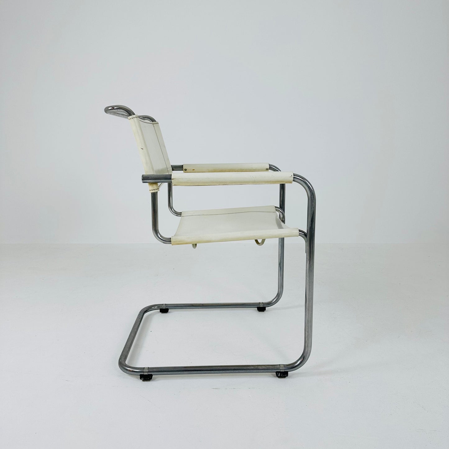 Original Bauhaus S34 cantilever chair in white leather by Mart Stam for Thonet, 1970,