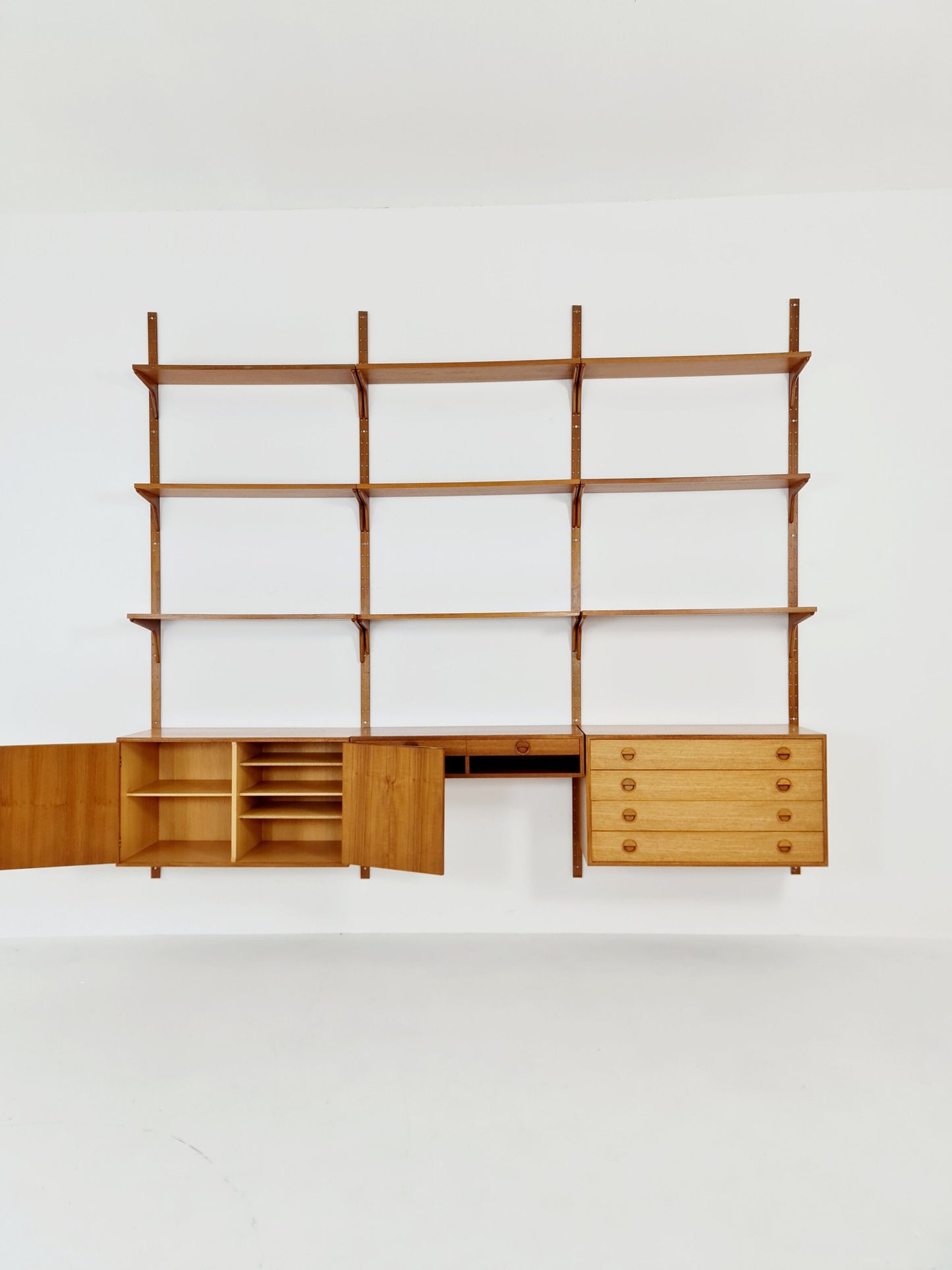 Danish modern modular teak shelving system by Hansen & Guldborg Mobler, Denmark, 1960s