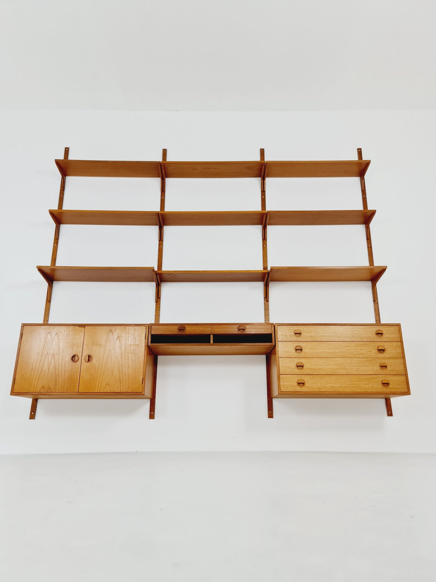 Danish modern modular teak shelving system by Hansen & Guldborg Mobler, Denmark, 1960s