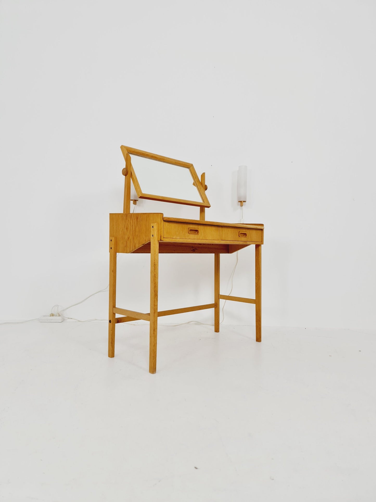 Mid Century Modern Danish Oak vanity table/ make up with mirror and 2 solid oak Luxus wall lamps, 1960s