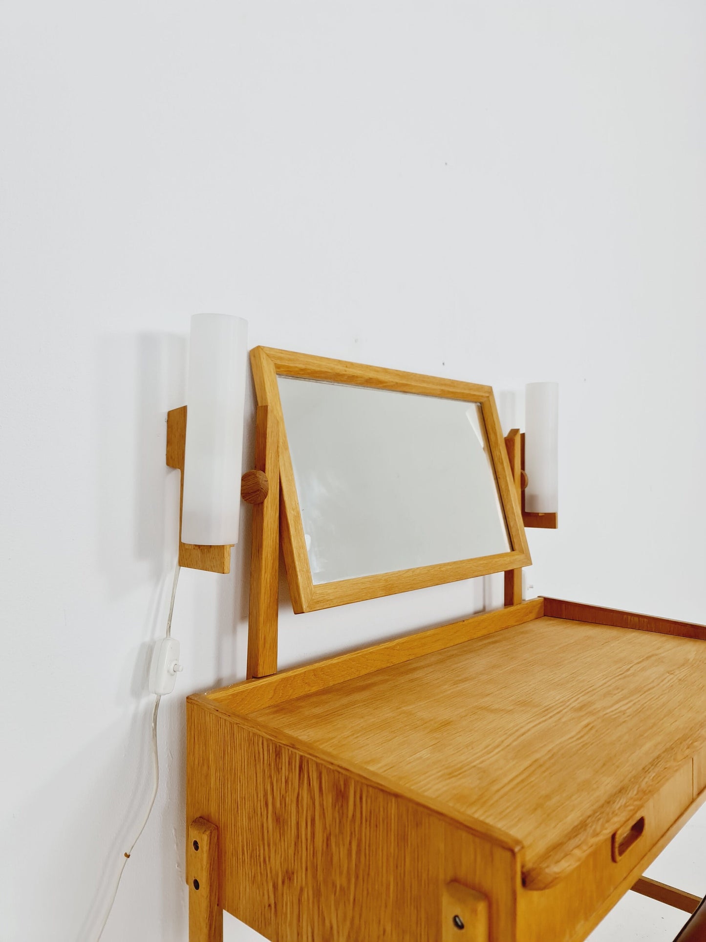Mid Century Modern Danish Oak vanity table/ make up with mirror and 2 solid oak Luxus wall lamps, 1960s