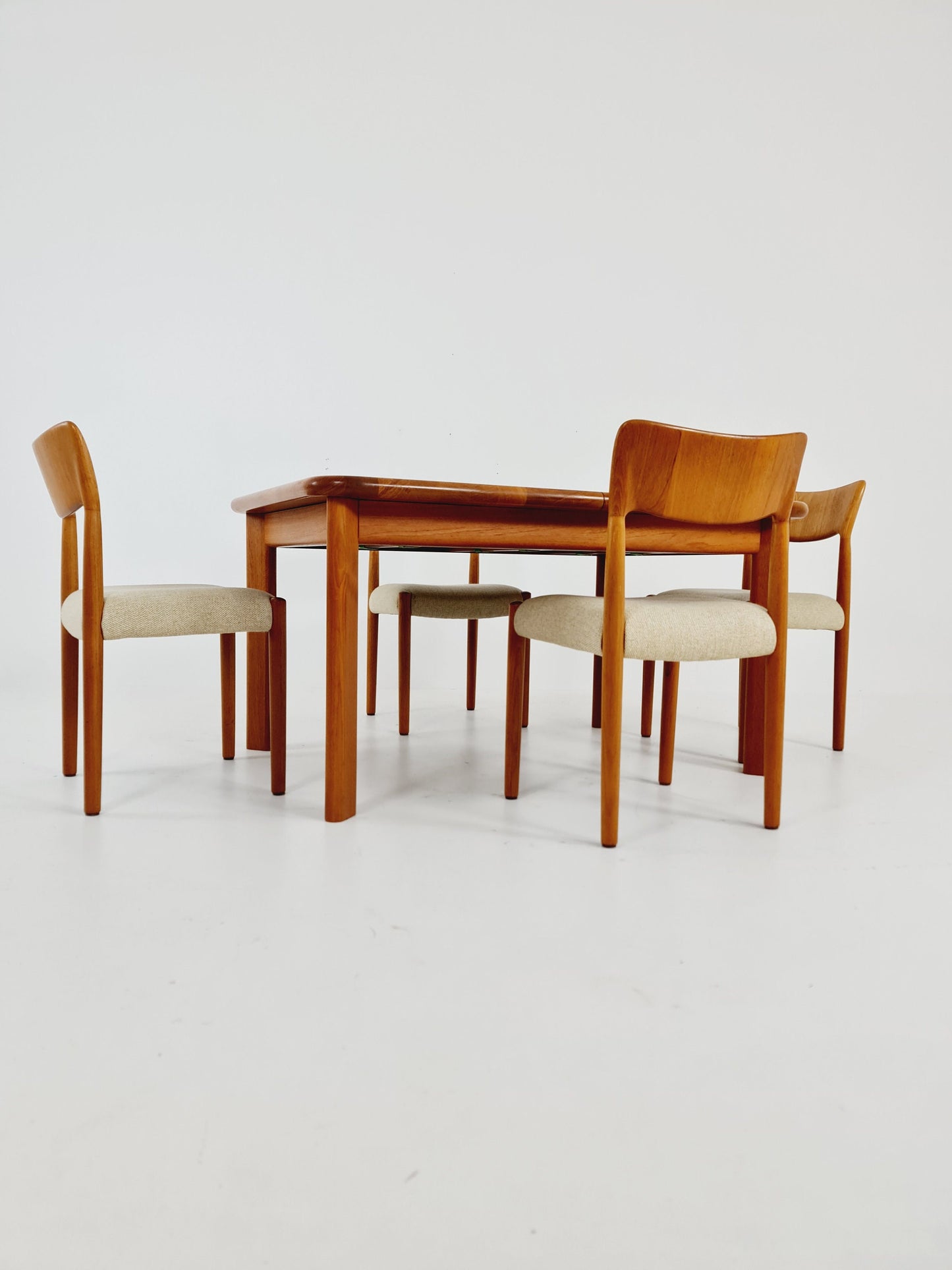 MId Century Big solid teak Dining Table By Glostrup Mobelfabrik, 1960s