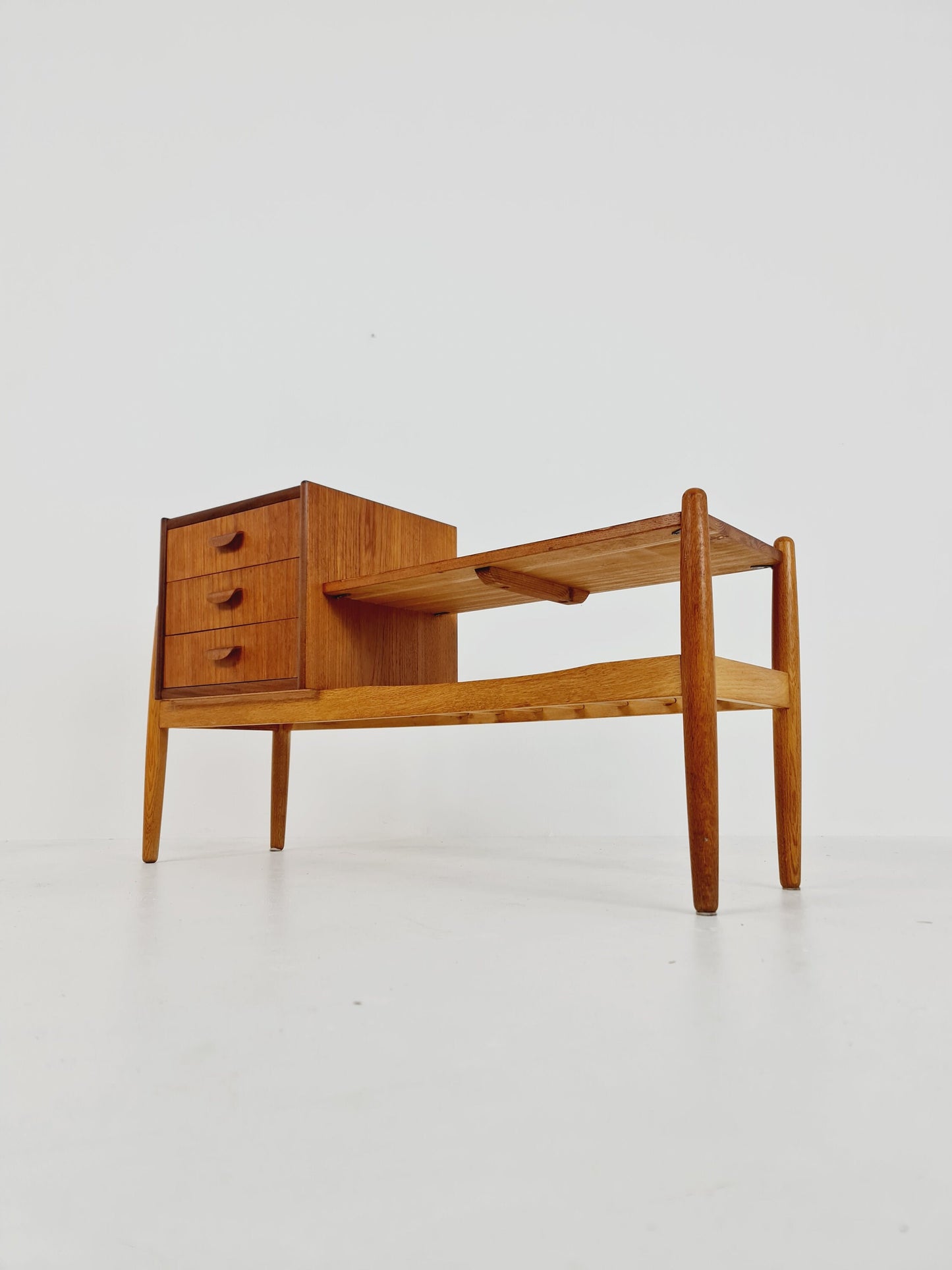 Danish teak & oak telefon table/ hallway table Arne wahl Iversen, 1960s