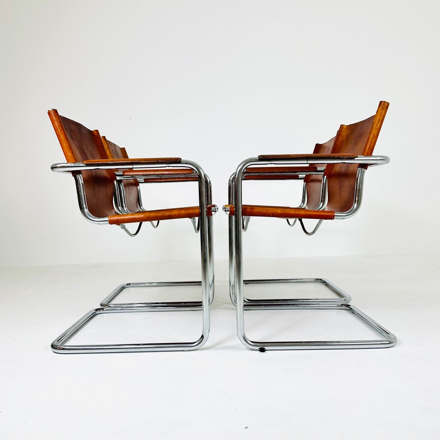 set of 4 Matteo Grassi original Bauhaus design Visitor model Chair cognac Leather 1970s