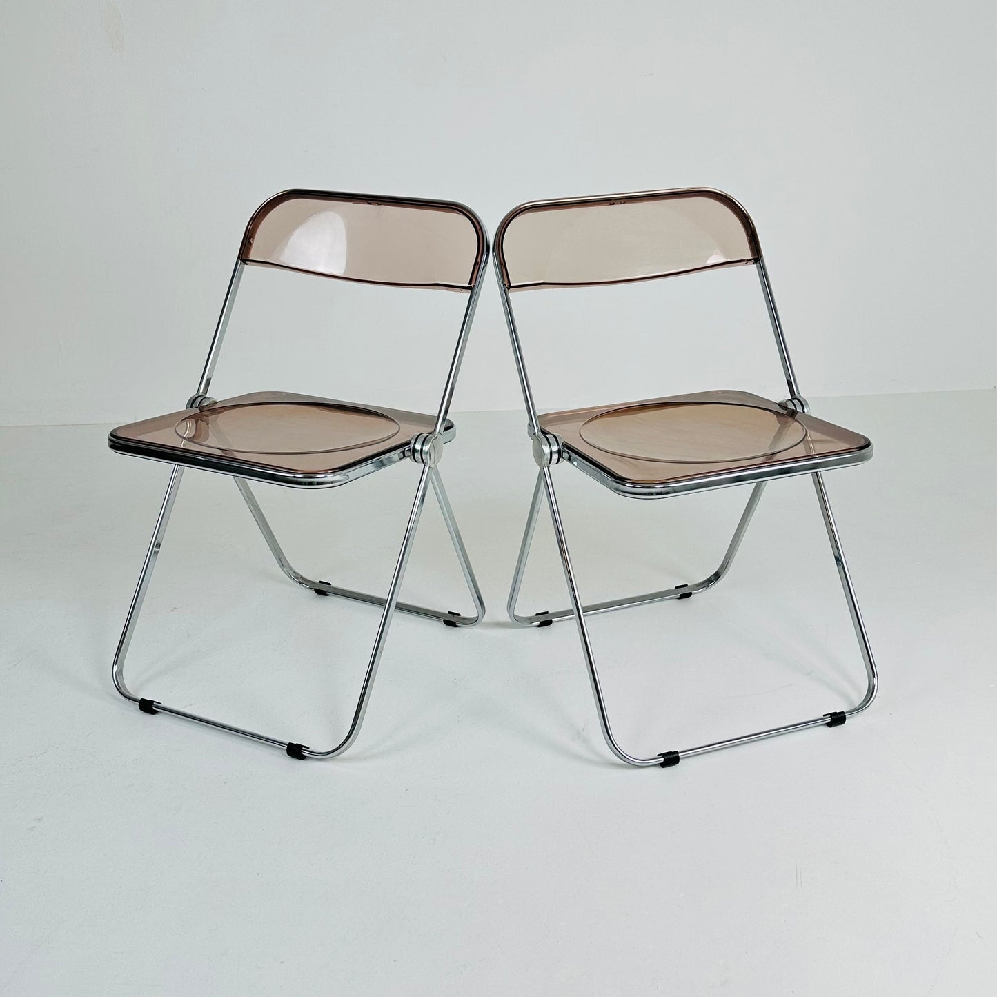 Set of 2 Vintage Smoke Pink Plia folding chair by Giancarlo Piretti for Castelli 1960s