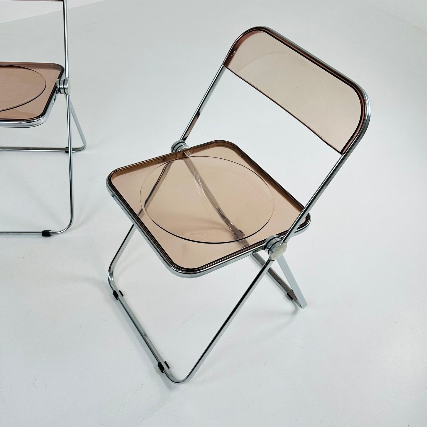 Set of 2 Vintage Smoke Pink Plia folding chair by Giancarlo Piretti for Castelli 1960s