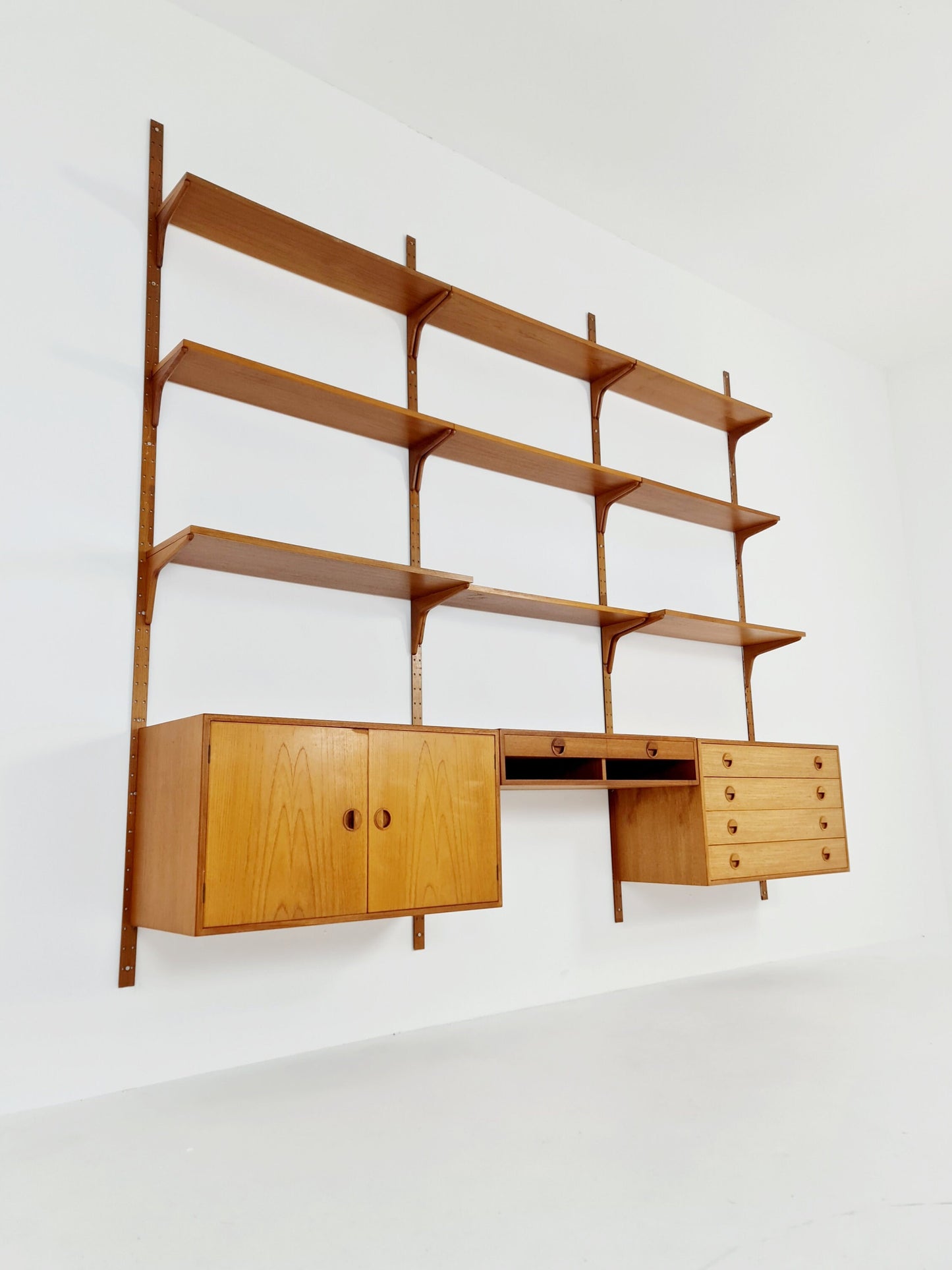Danish modern modular teak shelving system by Hansen & Guldborg Mobler, Denmark, 1960s