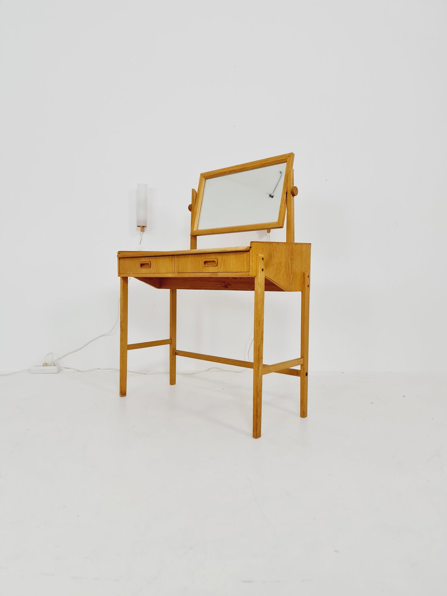 Mid Century Modern Danish Oak vanity table/ make up with mirror and 2 solid oak Luxus wall lamps, 1960s