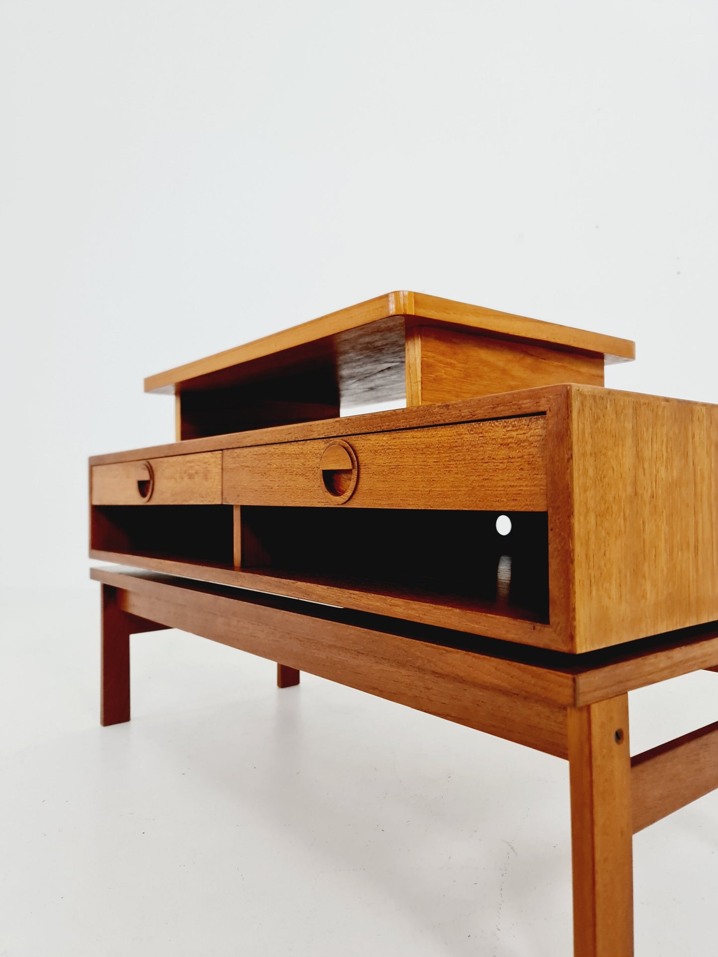 Rare Danish Mid century modern tv-bench hallway table teak by Hansen & Guldborg Mobler, Denmark, 1960s