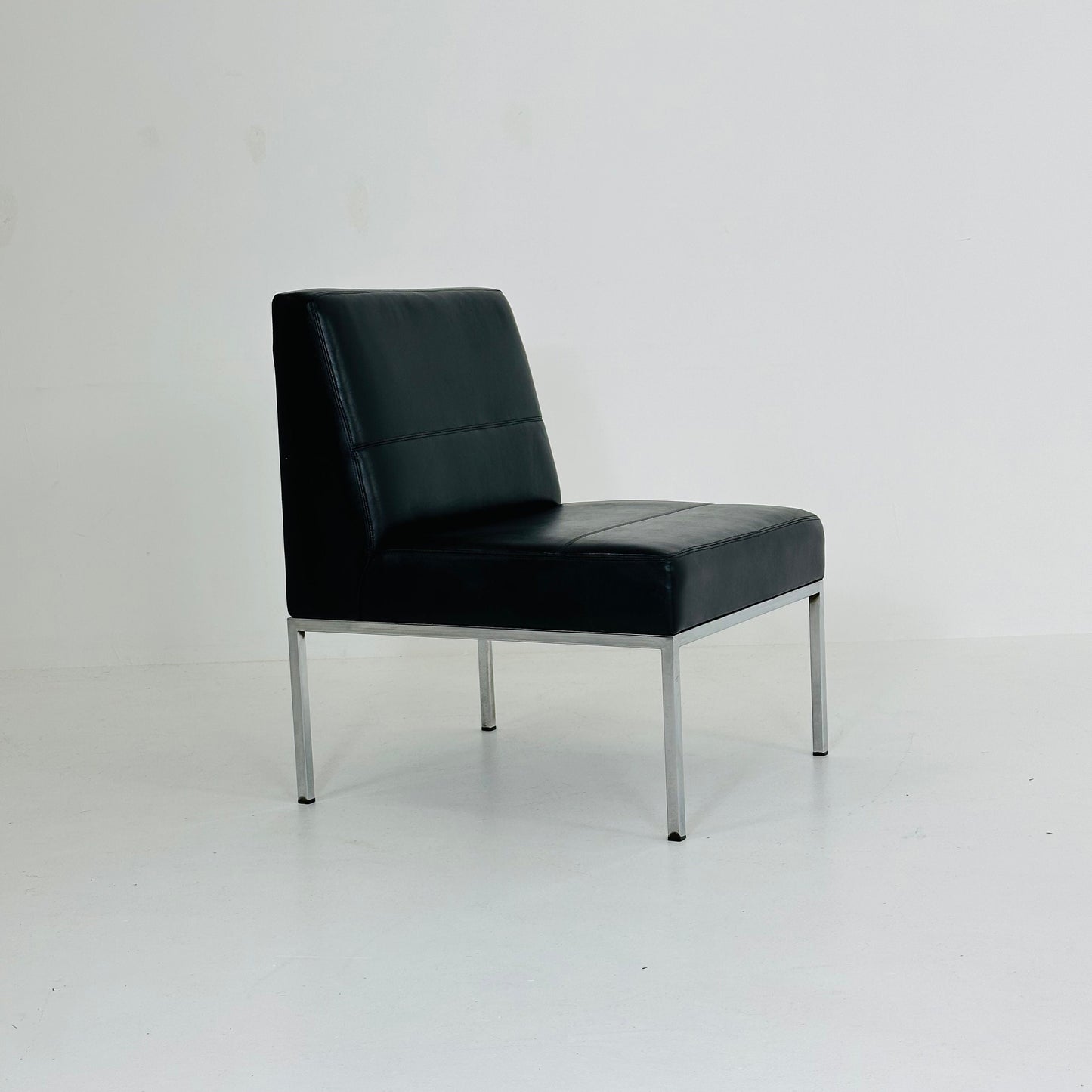 Thonet ,Bauhaus black leather lounge chair 1980s