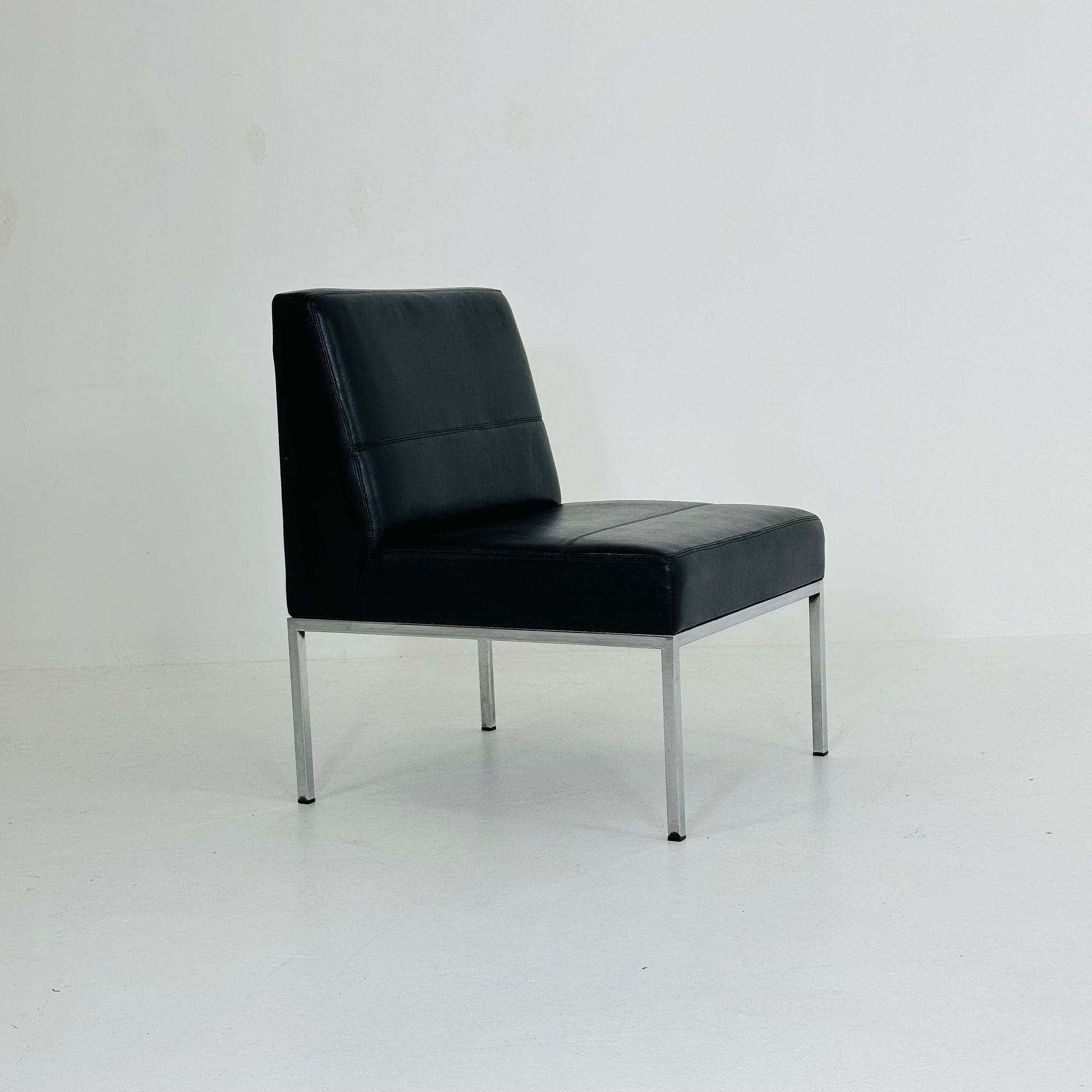 Thonet ,Bauhaus black leather lounge chair 1980s