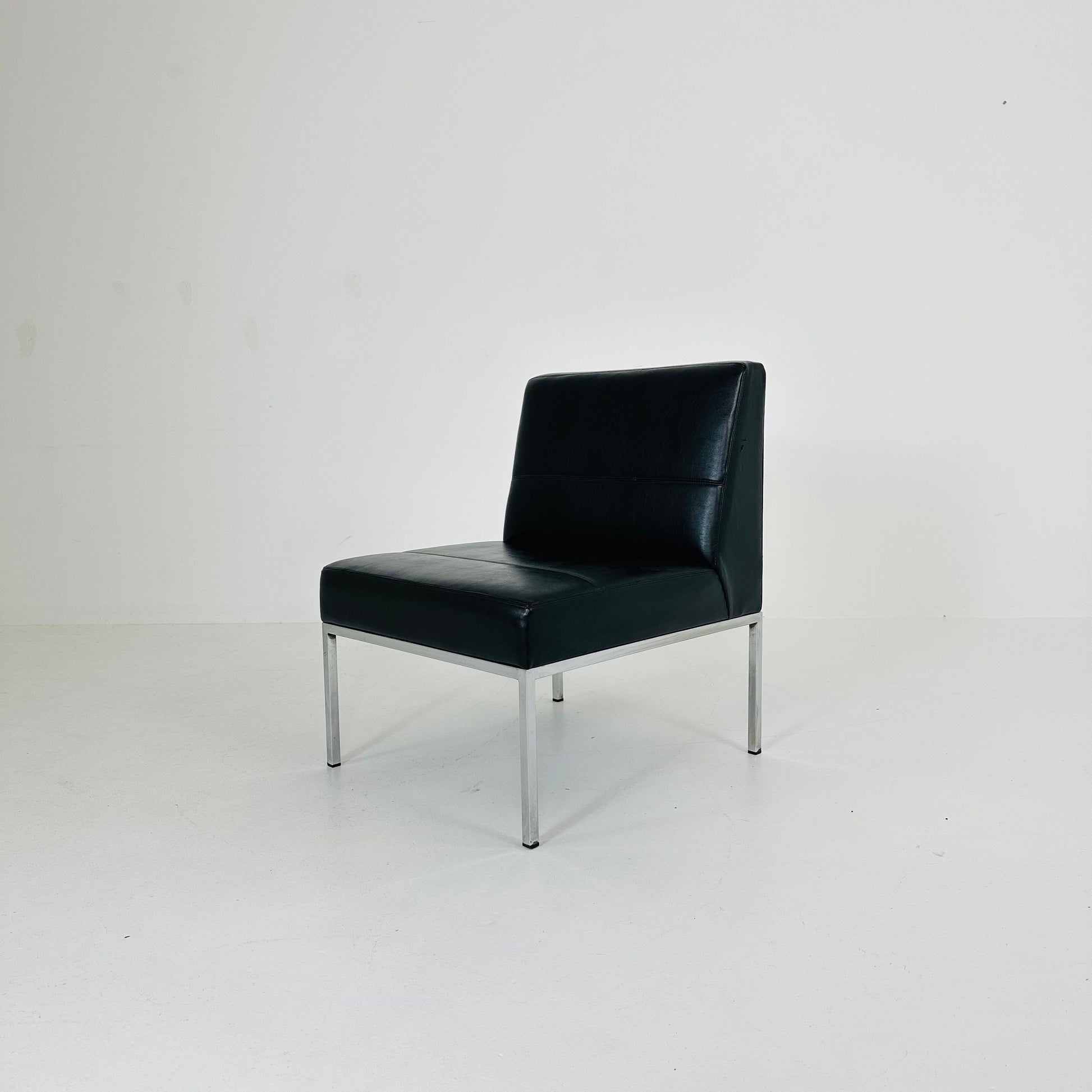 Thonet ,Bauhaus black leather lounge chair 1980s