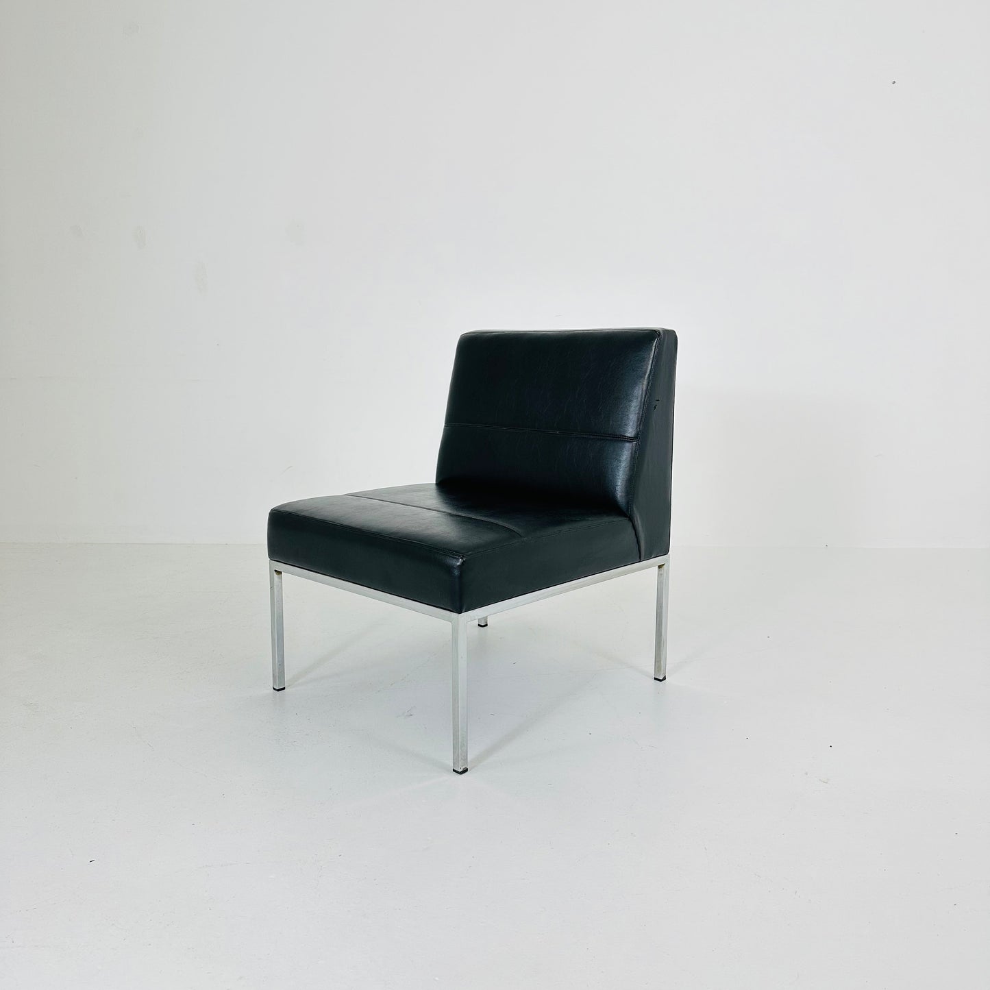 Thonet ,Bauhaus black leather lounge chair 1980s