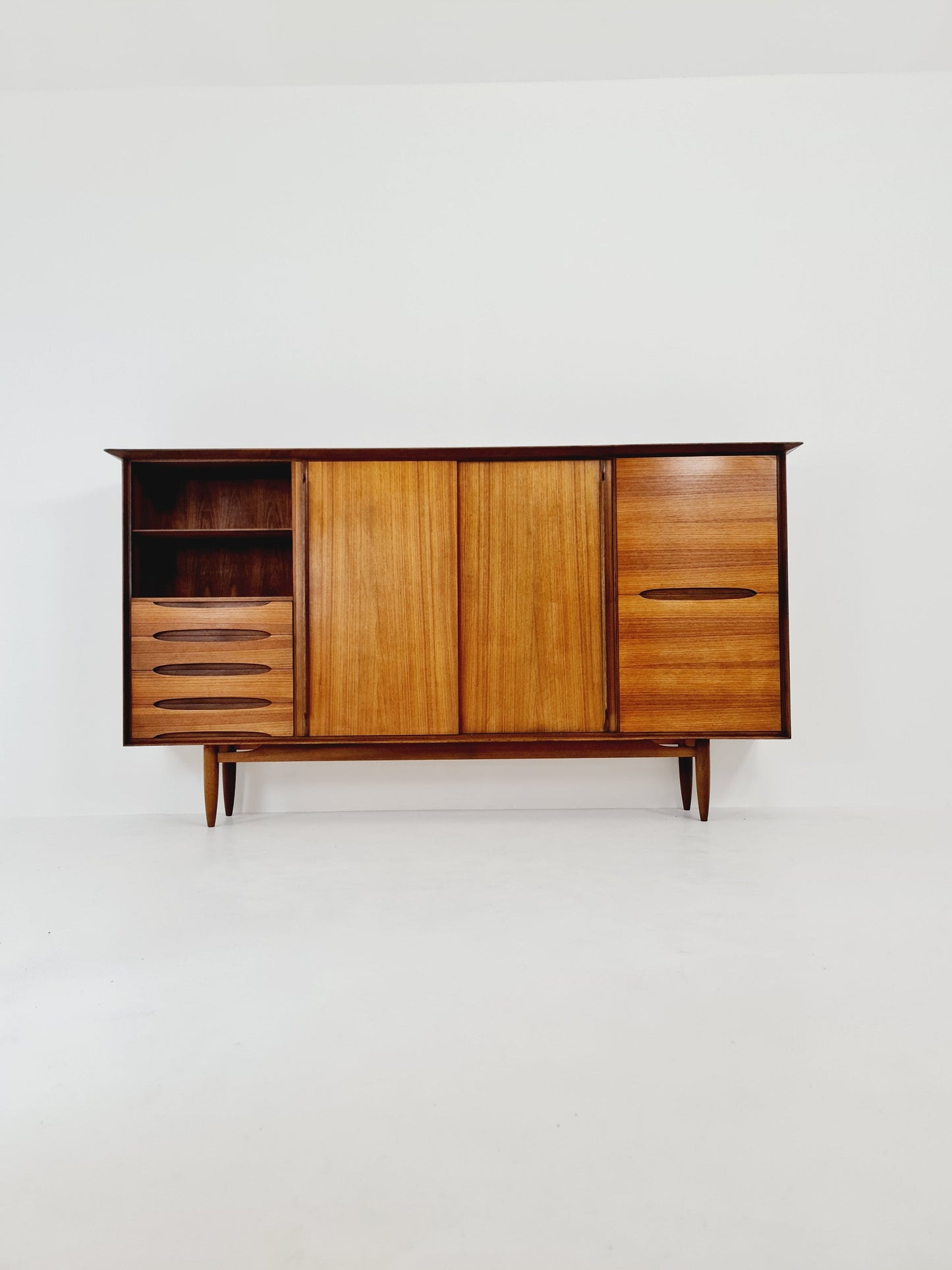 Grandeur Mid-Century German vintage highboard, Sideboard by Ernst Dieter Hilker for Omnia, 1960s
