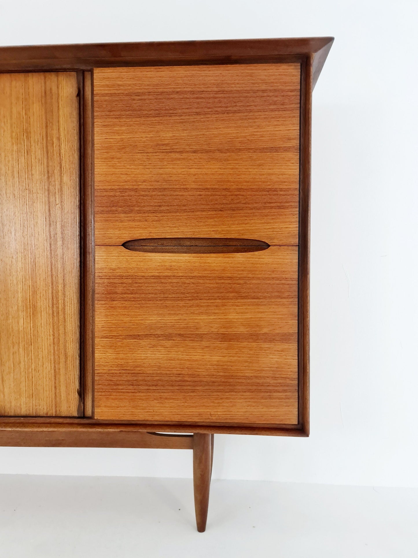 Grandeur Mid-Century German vintage highboard, Sideboard by Ernst Dieter Hilker for Omnia, 1960s