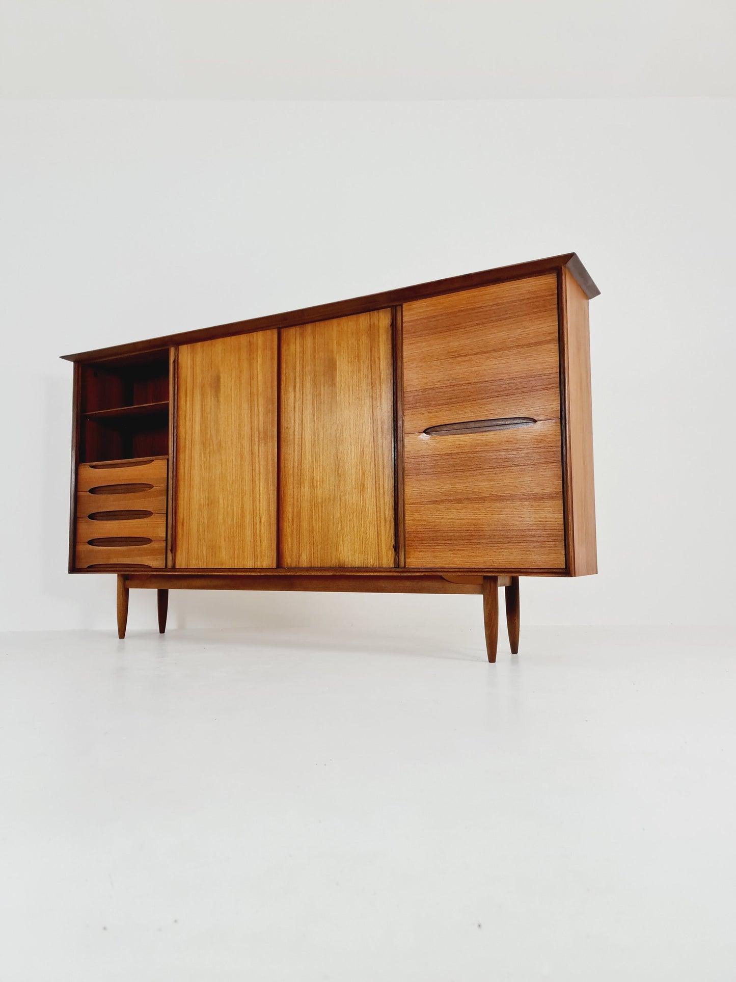 Grandeur Mid-Century German vintage highboard, Sideboard by Ernst Dieter Hilker for Omnia, 1960s