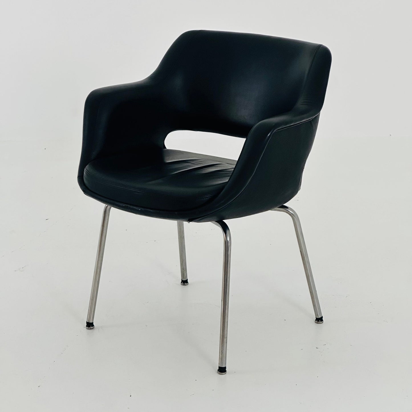 Mid century Olli Mannermaa black Leather Kilta armchair by Eugen Schmidt & Cassina Martela 1970s