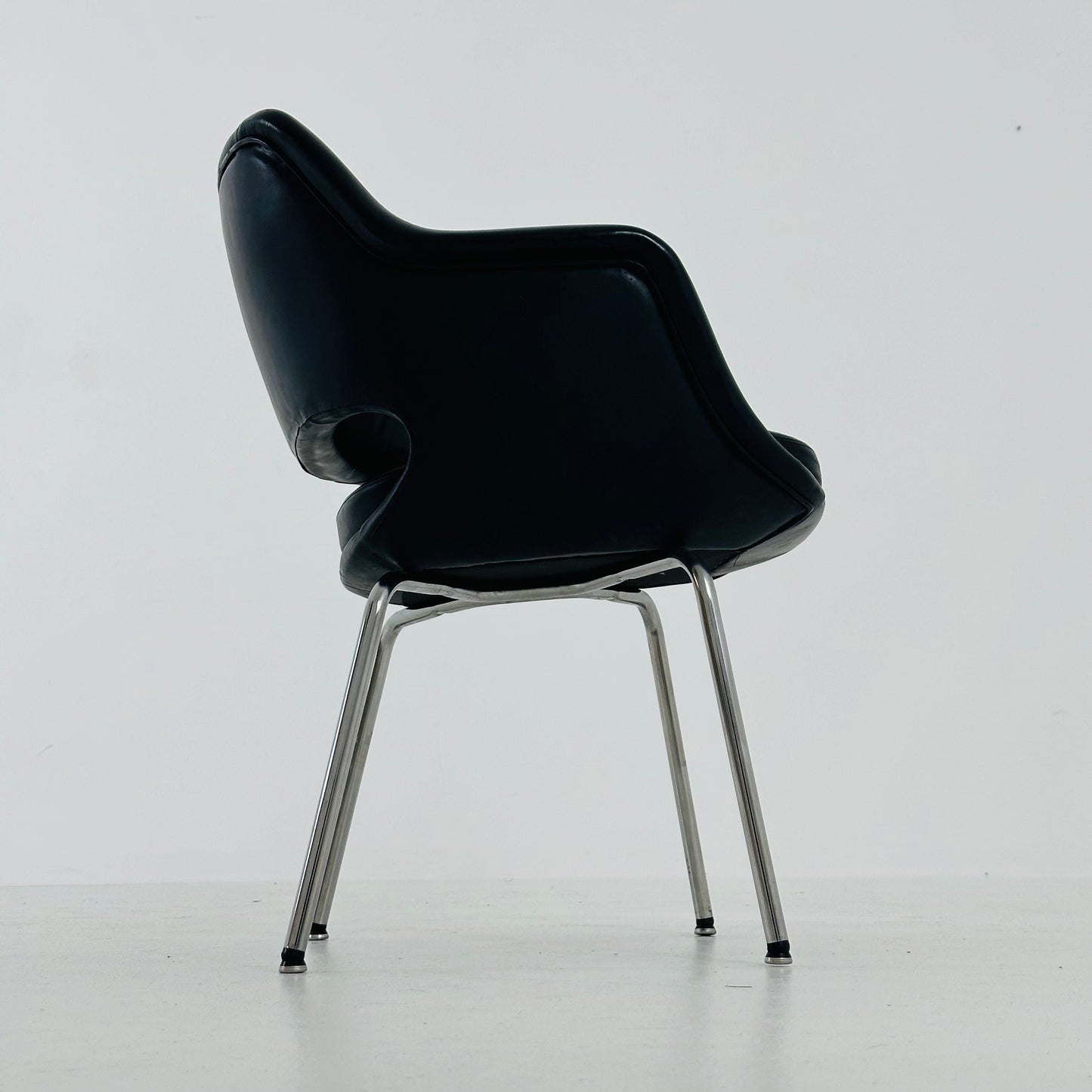 Mid century Olli Mannermaa black Leather Kilta armchair by Eugen Schmidt & Cassina Martela 1970s